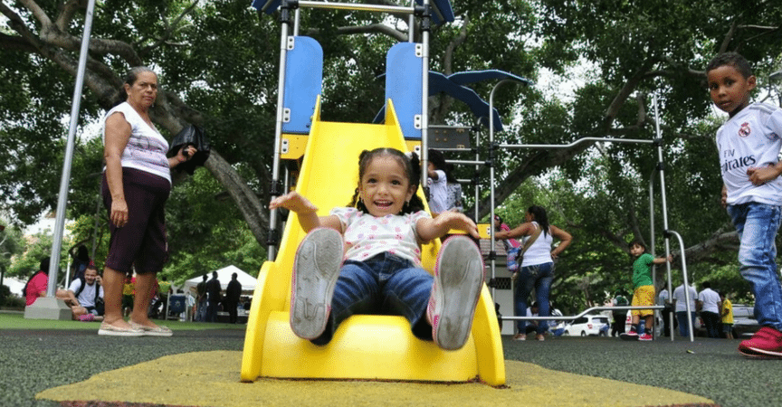 Pavimento infantil como la mejor opción para guarderías y parques.