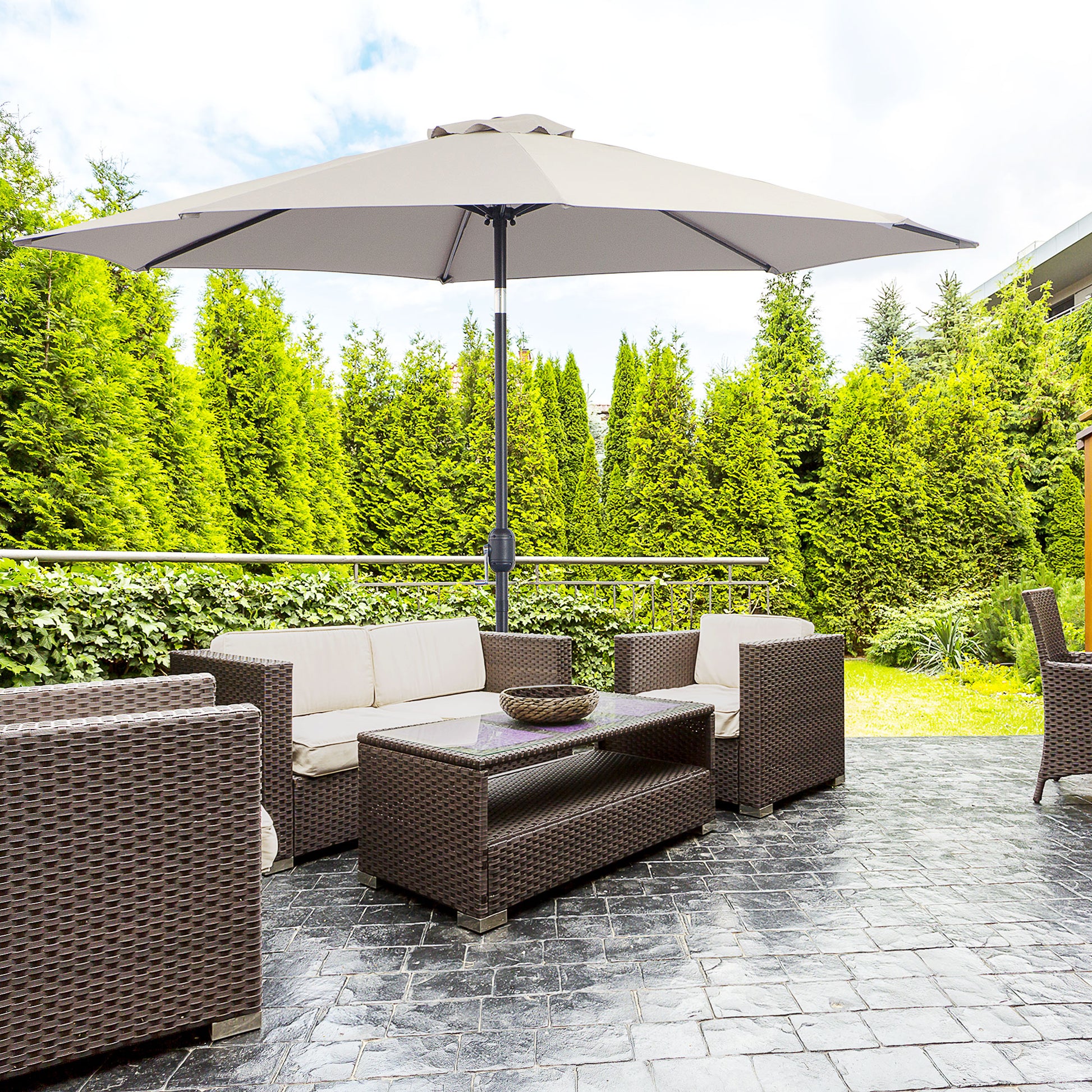 Outsunny Sombrilla de Jardín Ø295x250 cm con Manivela Parasol Exterior con Mecanismo de Inclinación y Poste Desmontable de Metal para Terraza Piscina Patio Gris Claro