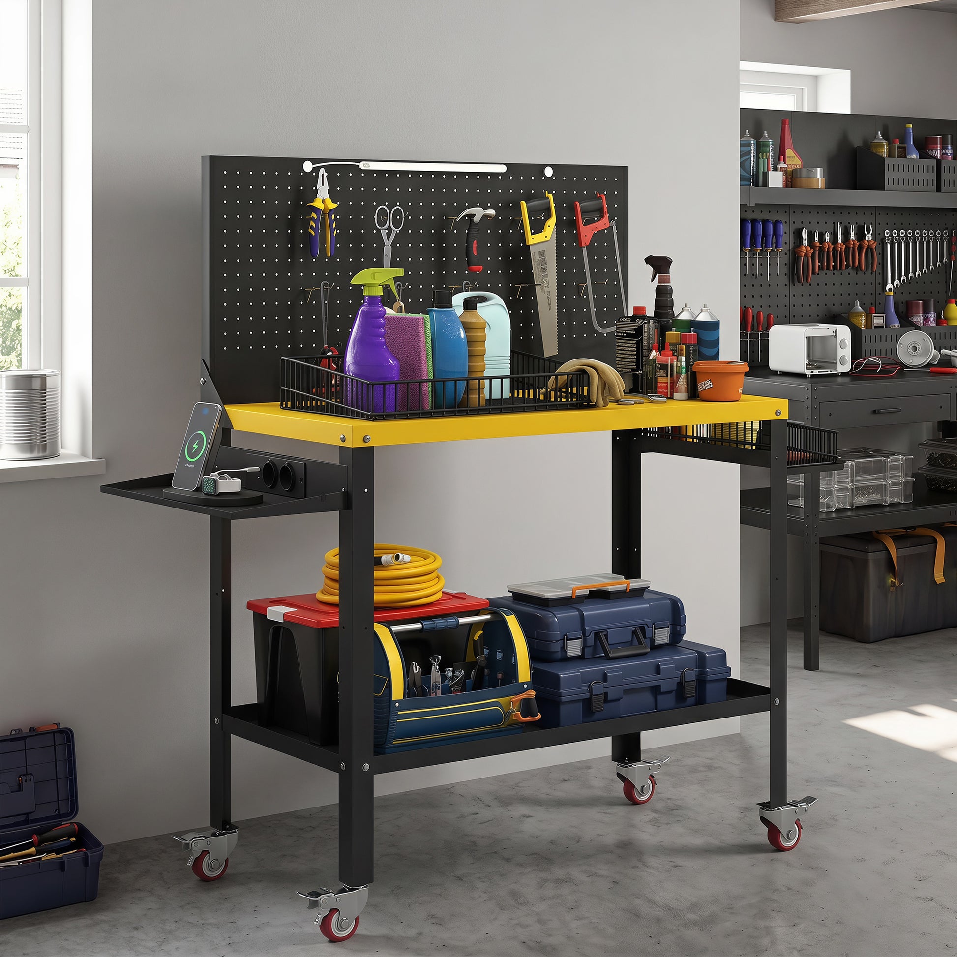 HOMCOM Banco de Trabajo con Panel Perforado y Ruedas, Mesa de Trabajo con Enchufes, USB, Luz LED y Estructura Metálica, Carga 300 kg, Banco para Garaje o Taller, 128x49,5x127,5 cm, Negro y Amarillo