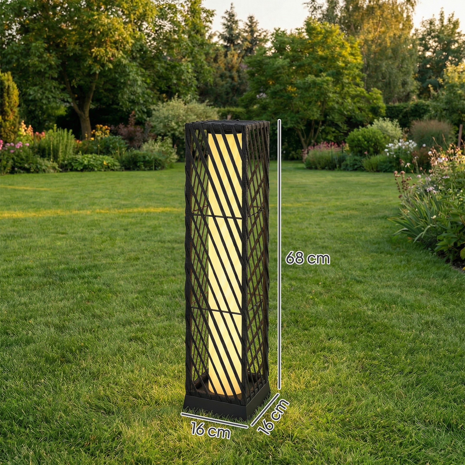 Outsunny Linterna de Jardín de Ratán, Farola Solar Exterior con Luces LED Encendido y Apagado Automático, Impermeable, IP44, Lámpara de pie para Terraza, Balcón, Patio, 16x16x68 cm, Negro