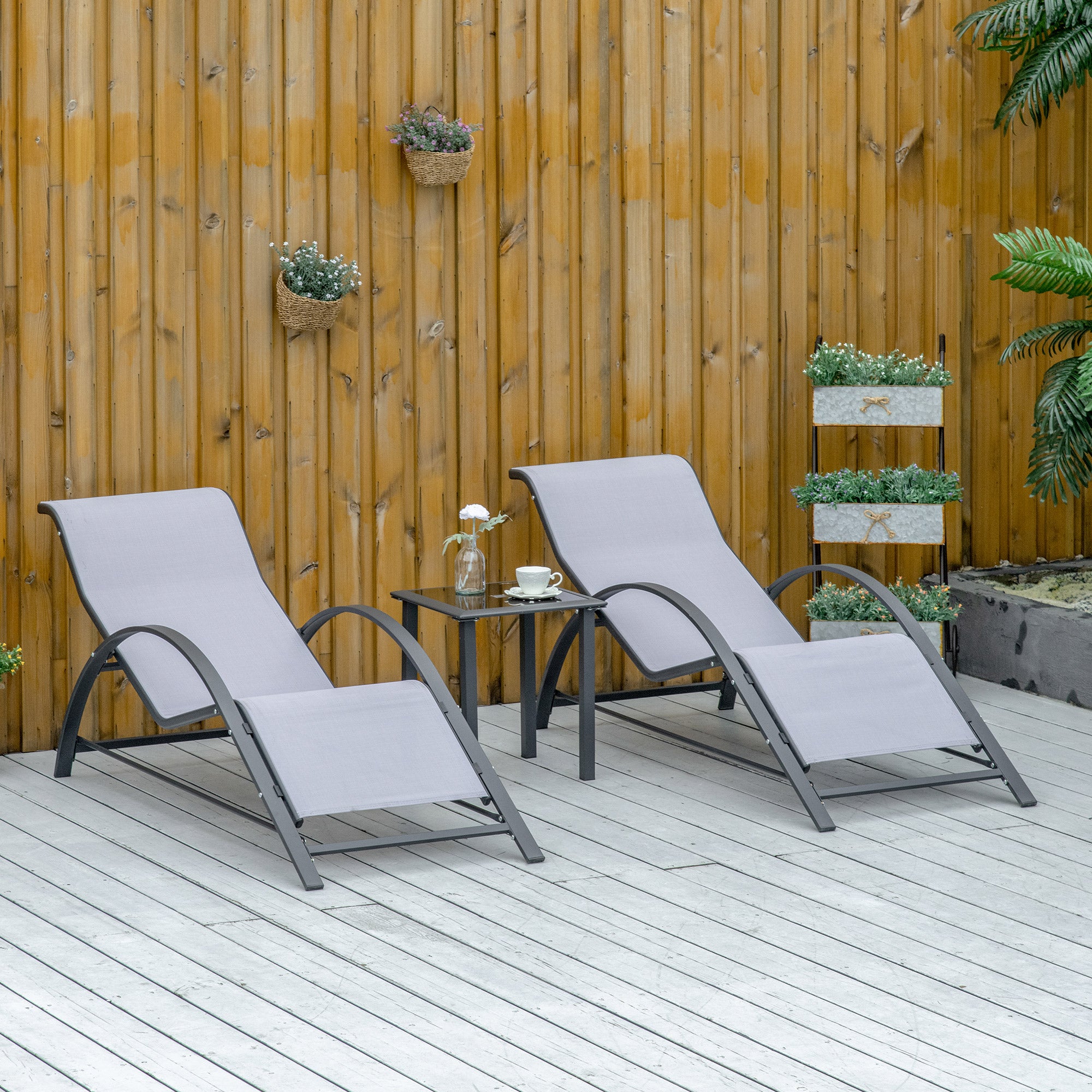 Outsunny Set de 2 Tumbonas Jardín Exterior con Mesa Auxiliar de Vidrio Templado Tumbonas con Respaldo Reposabrazos para Patio Piscina Terraza Exterior Gris