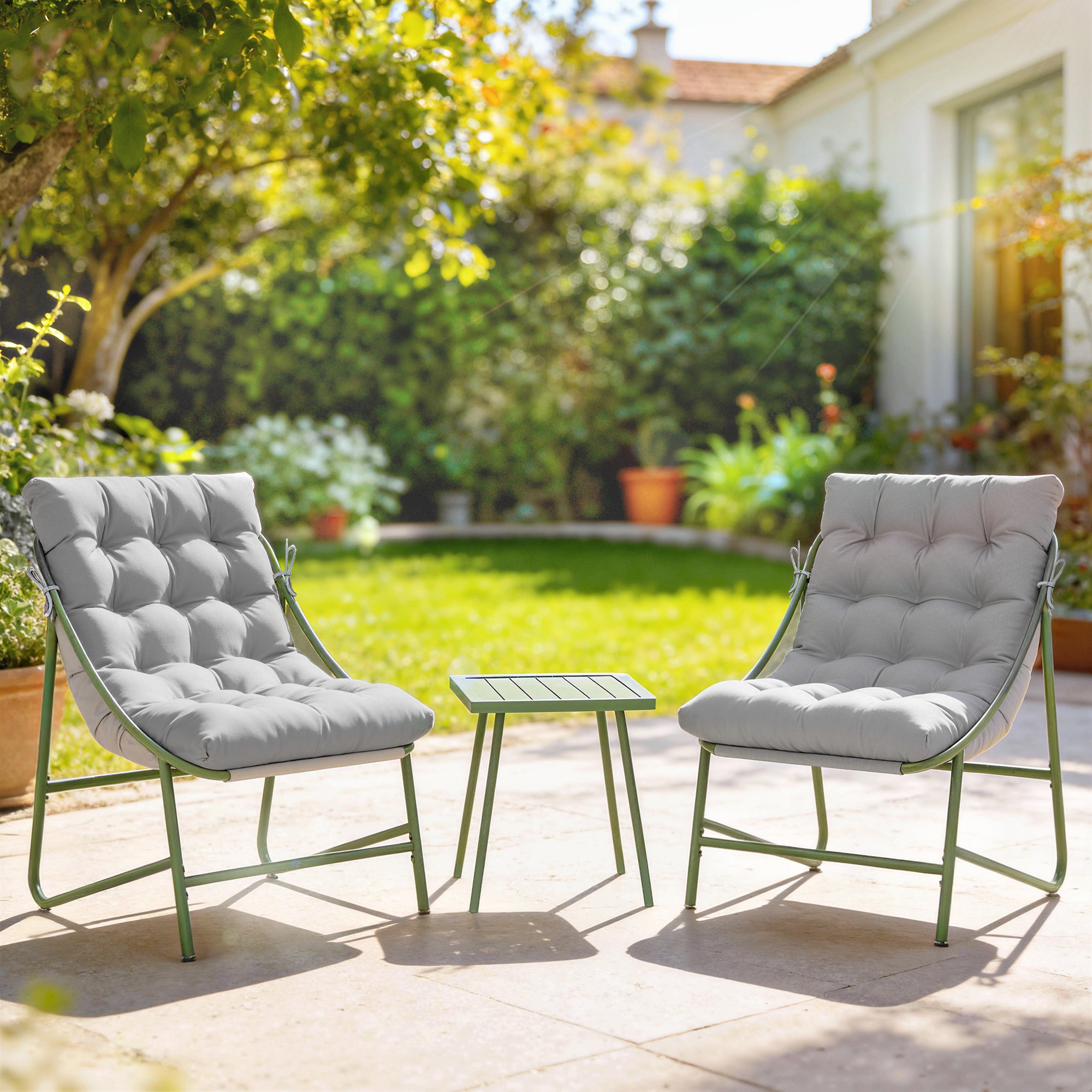 Outsunny Conjunto de Mesa y Sillas de Terraza Exterior de 3 Piezas, Muebles de Jardín Exterior con Cojines, 2 Sillas Lounge, Mesa de Café y Estructura de Acero, para Patio, Gris Claro