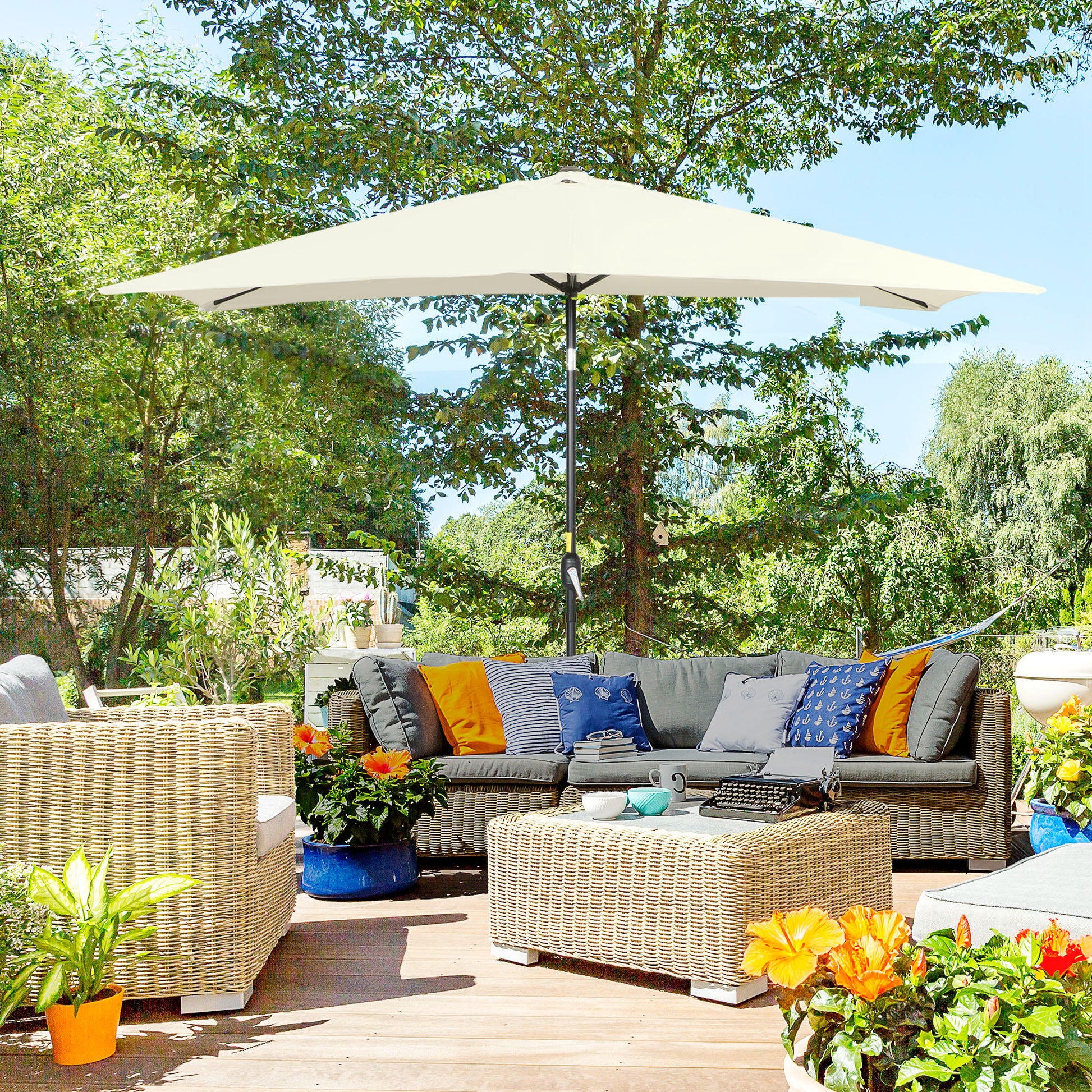 Outsunny Sombrilla de Terraza Exterior 195x295 cm Parasol de Terraza Exterior con Ángulo Ajustable Mástil de Aluminio y Anti-UV Sombrilla para Jardín Patio Crema