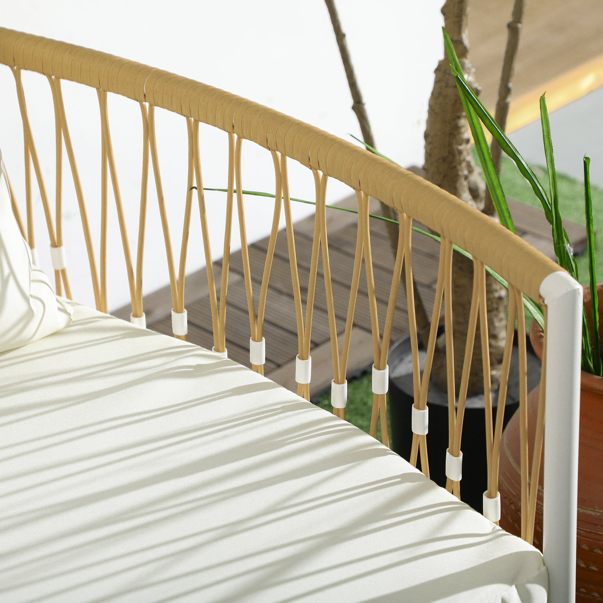 Outsunny Conjunto Jardín Exterior de 3 Piezas, Muebles de Jardín con 2 Sillas, Mesa de Ratán, Cojines Acolchados, Fundas Extraíbles y Marco de Acero, Resistente a la Intemperie, para Balcón, Crema