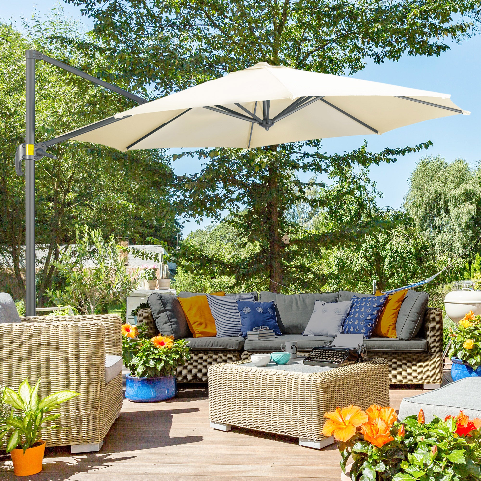 Outsunny Sombrilla de Jardín Ø300x250 cm Parasol Excéntrico de Aluminio con Manivela Toldo Inclinable Giratorio 360° con Pedal y Base Cruzada Crema
