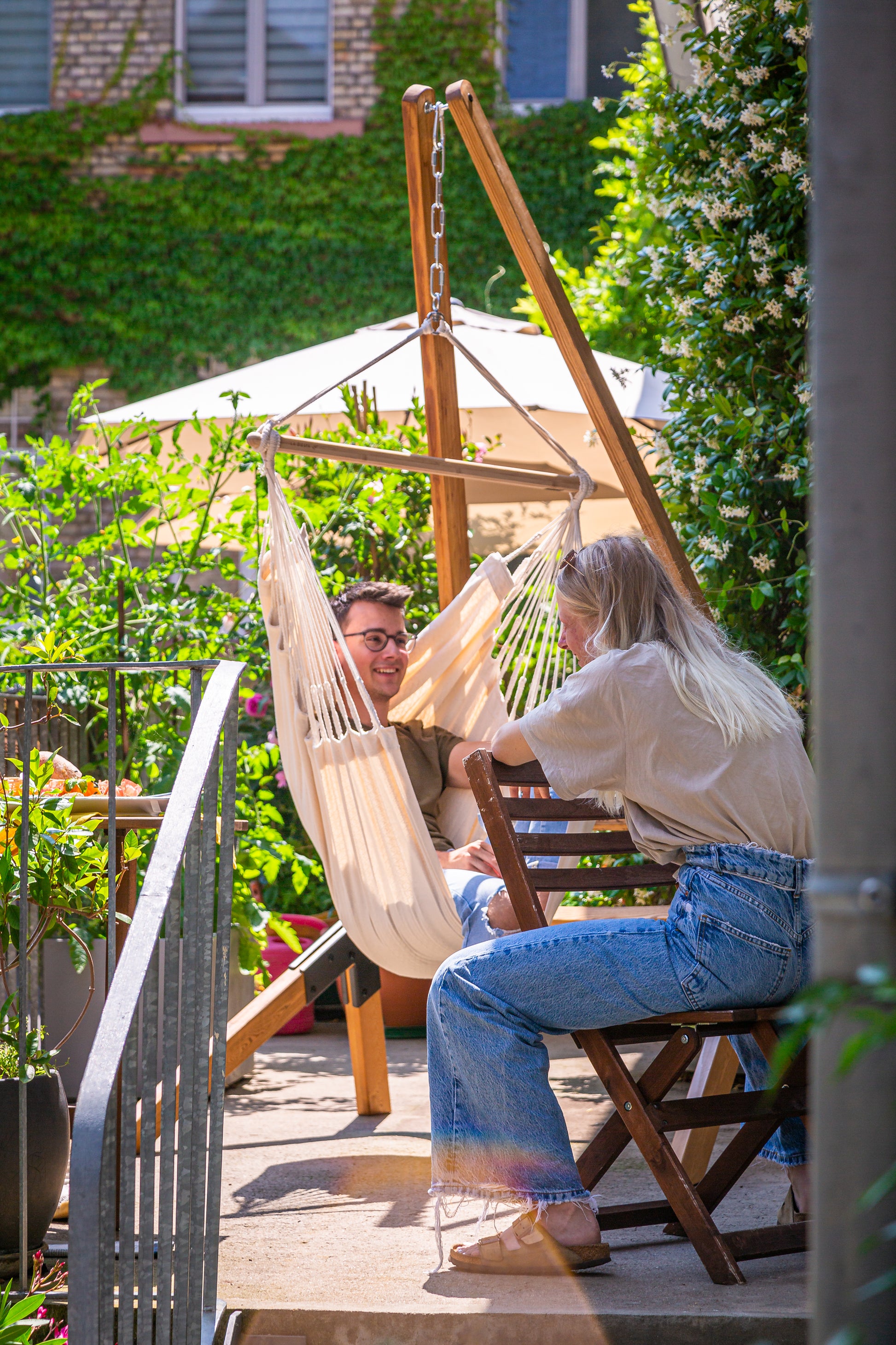 Silla colgante para jardín y terraza Habana Latte - La Siesta