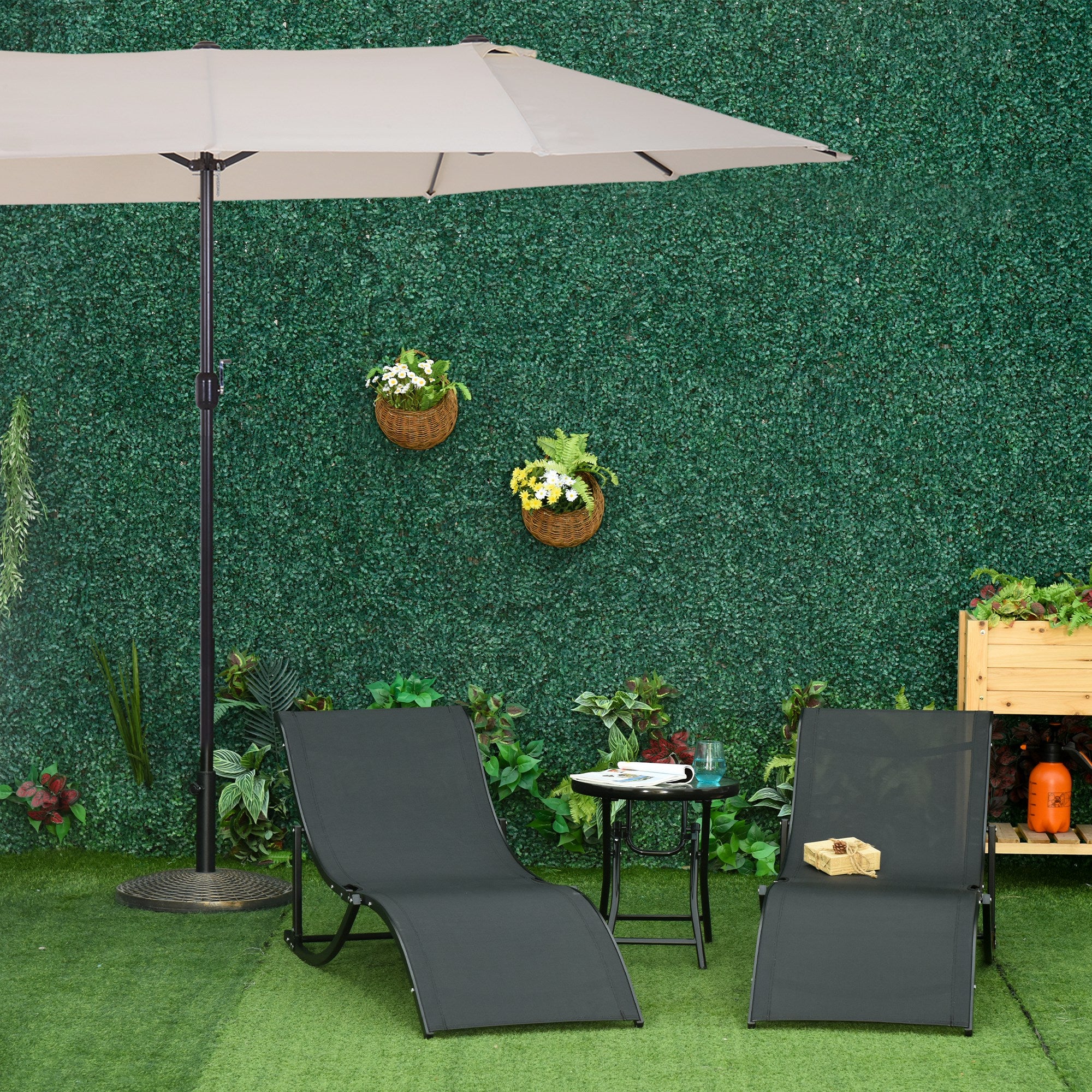 Outsunny Conjunto de Sombrilla Doble y 2 Tumbonas Plegables en Forma de S para Piscina Patio Jardín Terraza 4,55x2,65x2,38 m 165x61x63 cm Beige y Negro