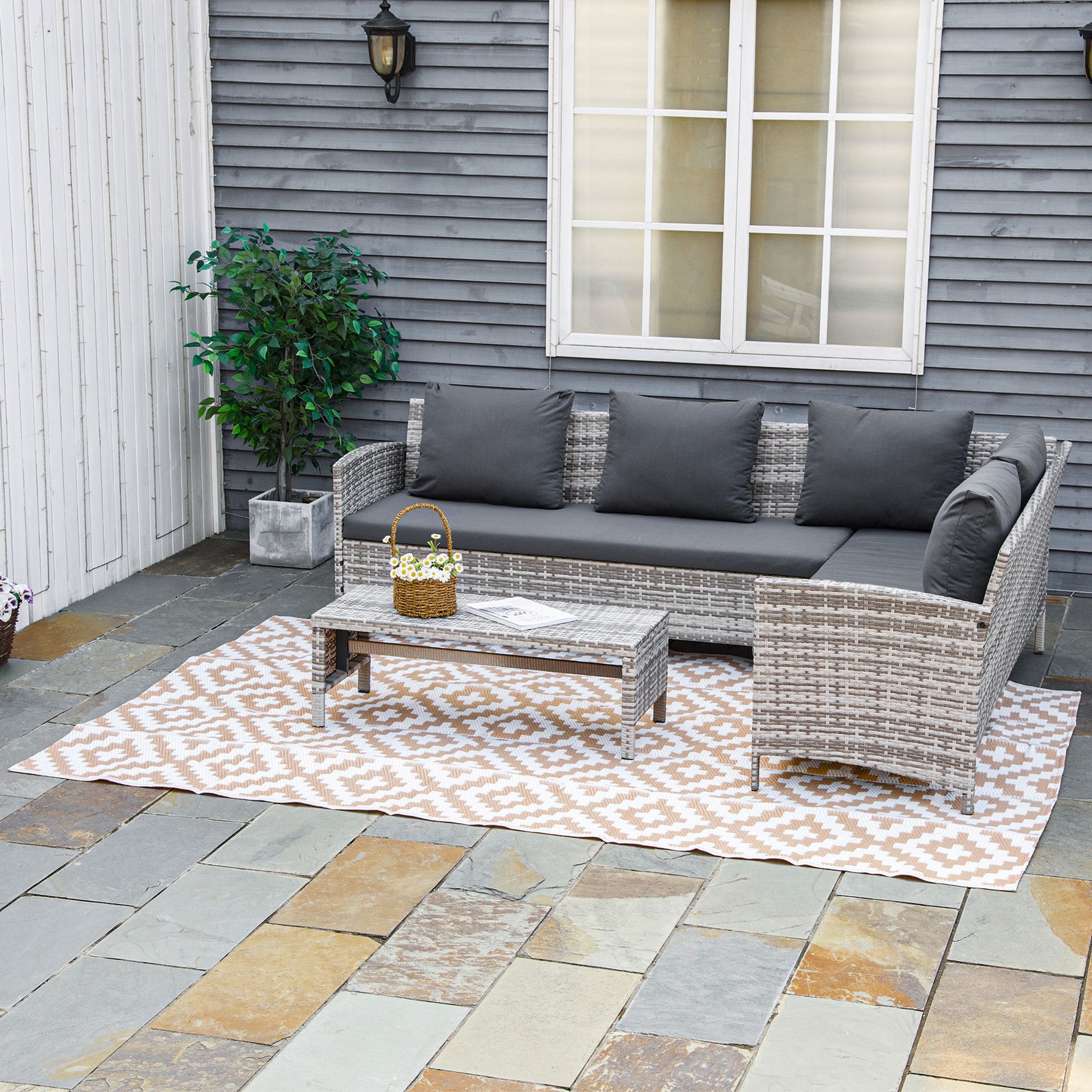 Outsunny Alfombra de Exterior 182x274 cm Alfombra Reversible con Patrón Geométrico de Rombos Impermeable para Terraza Balcón Patio Camping Playa Blanco y Café