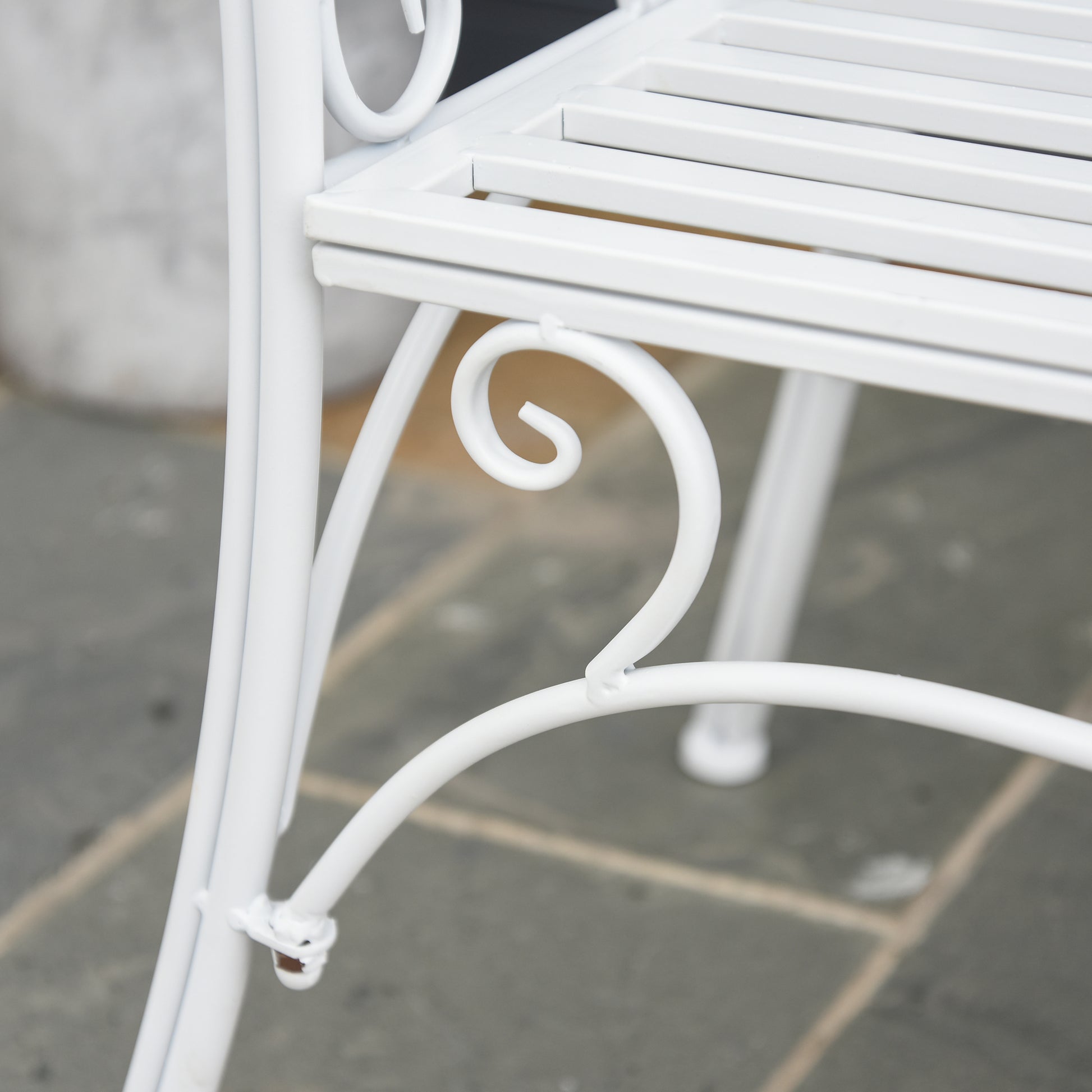 Outsunny Banco de Jardín con Respaldo de 2 Plazas 131x51x90 cm Asiento de Patio para Exterior Porche Parque en Hierro Fundido Carga 250 kg Color Blanco