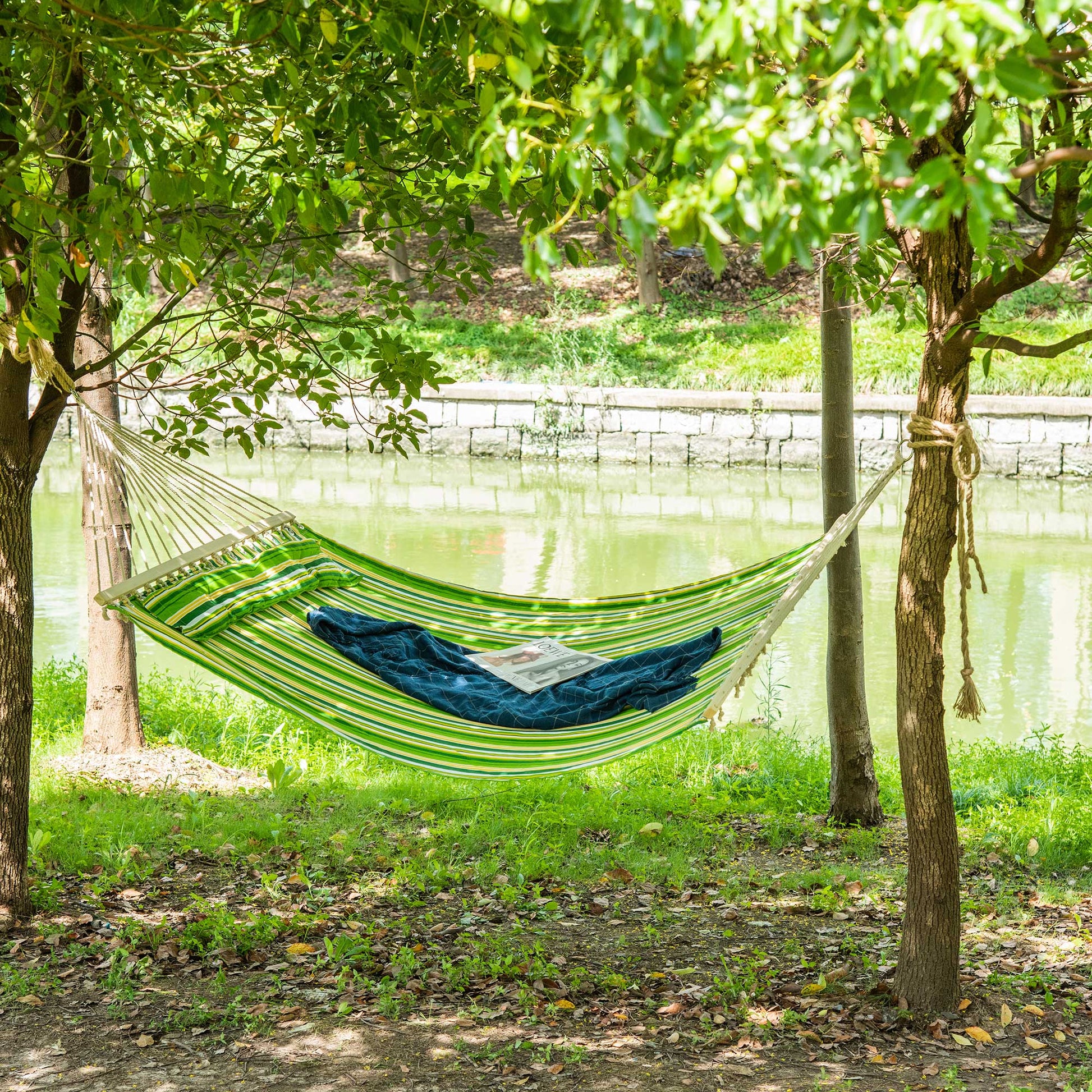 Outsunny Hamaca Colgante de Algodón para Jardín Camping Playa Picnic con Almohadilla 188x140cm con Carga de 180 kg