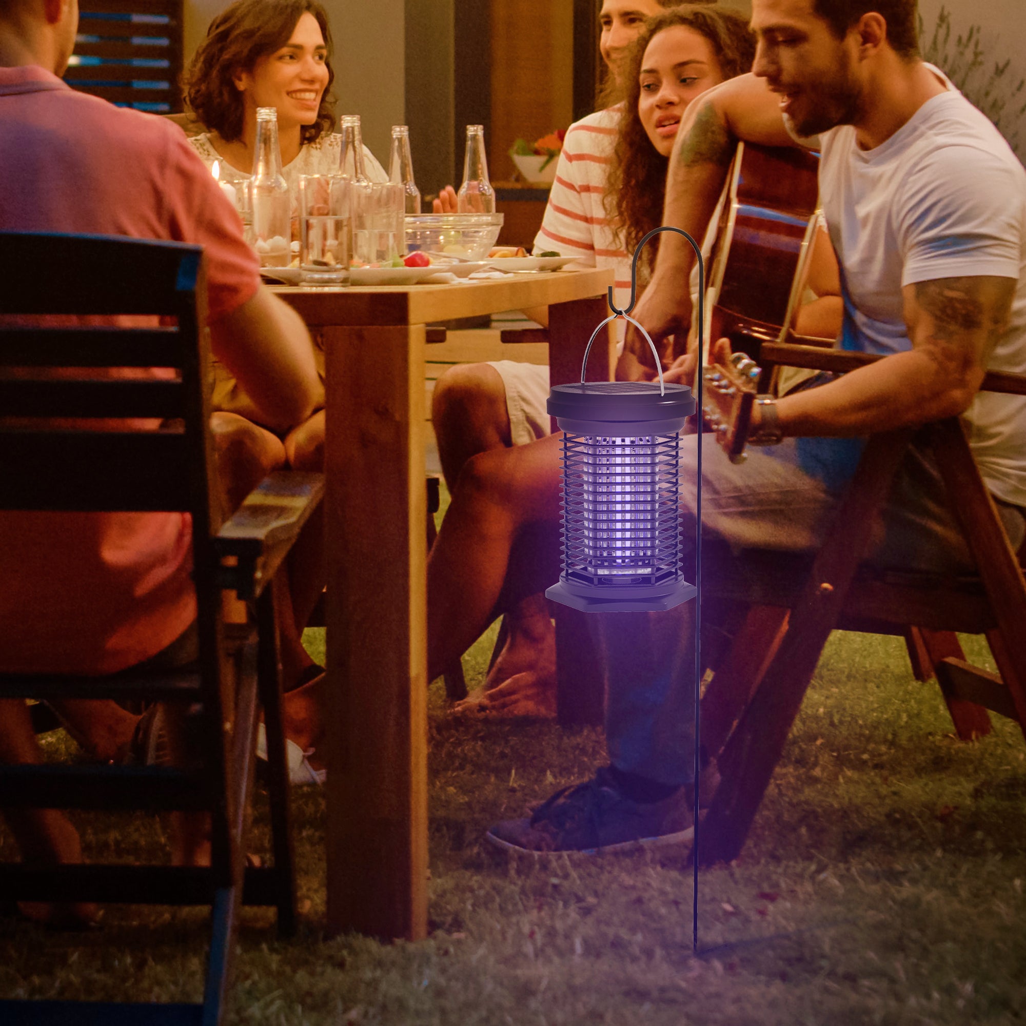 Outsunny Lámpara Antimosquitos Eléctrico 2 en 1 9W Mata Mosquitos Eléctrico con Luces LED UV Recargable Solar USB y Soporte Efecto 30 m² para Jardín Terraza Patio Negro