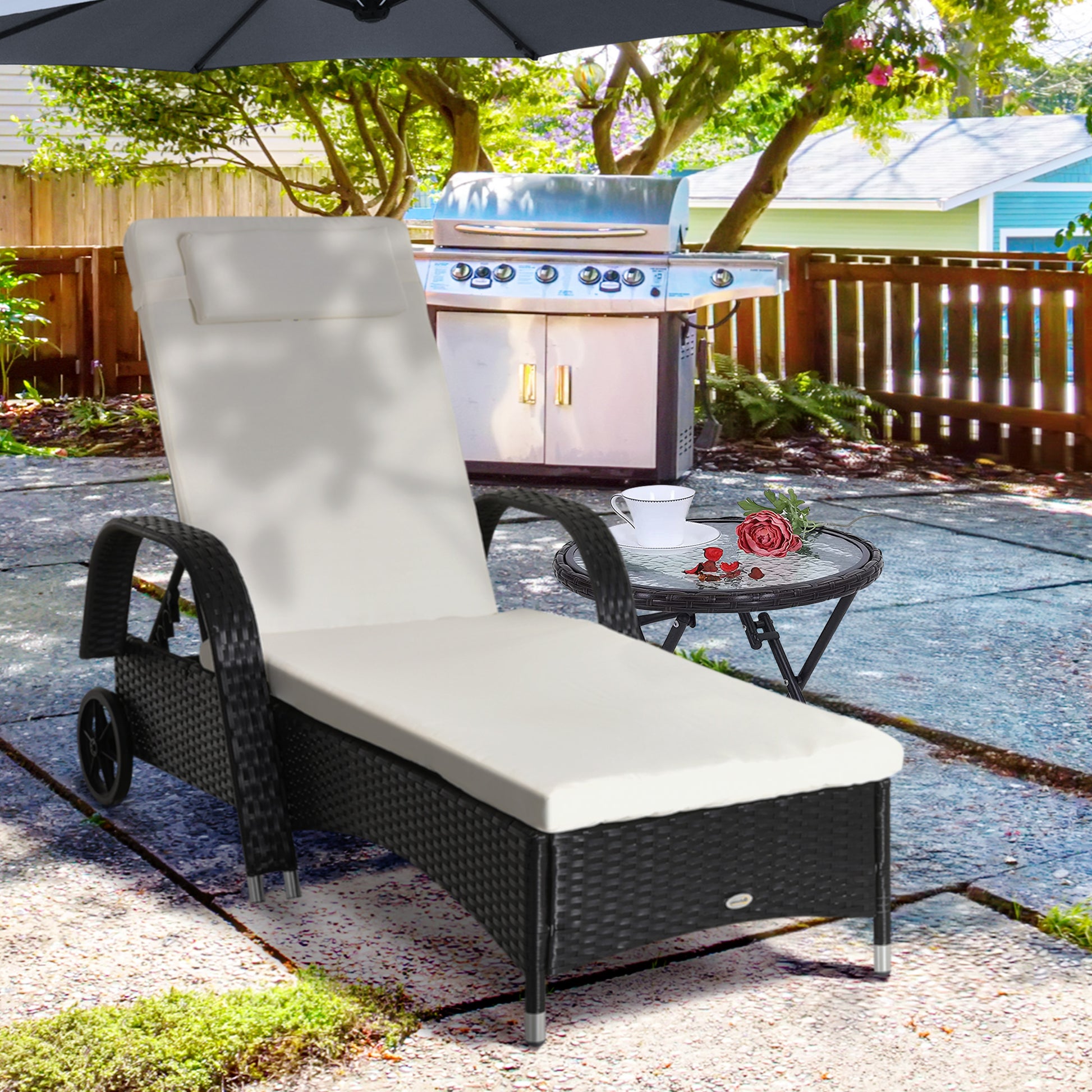 Outsunny Tumbona de Ratán de Jardín Chaise Longue con Respaldo Ajustable en 5 Posiciones Cojines Acolchados Reposacabezas y 2 Ruedas Carga 160 kg 200x73x30-103 cm Negro
