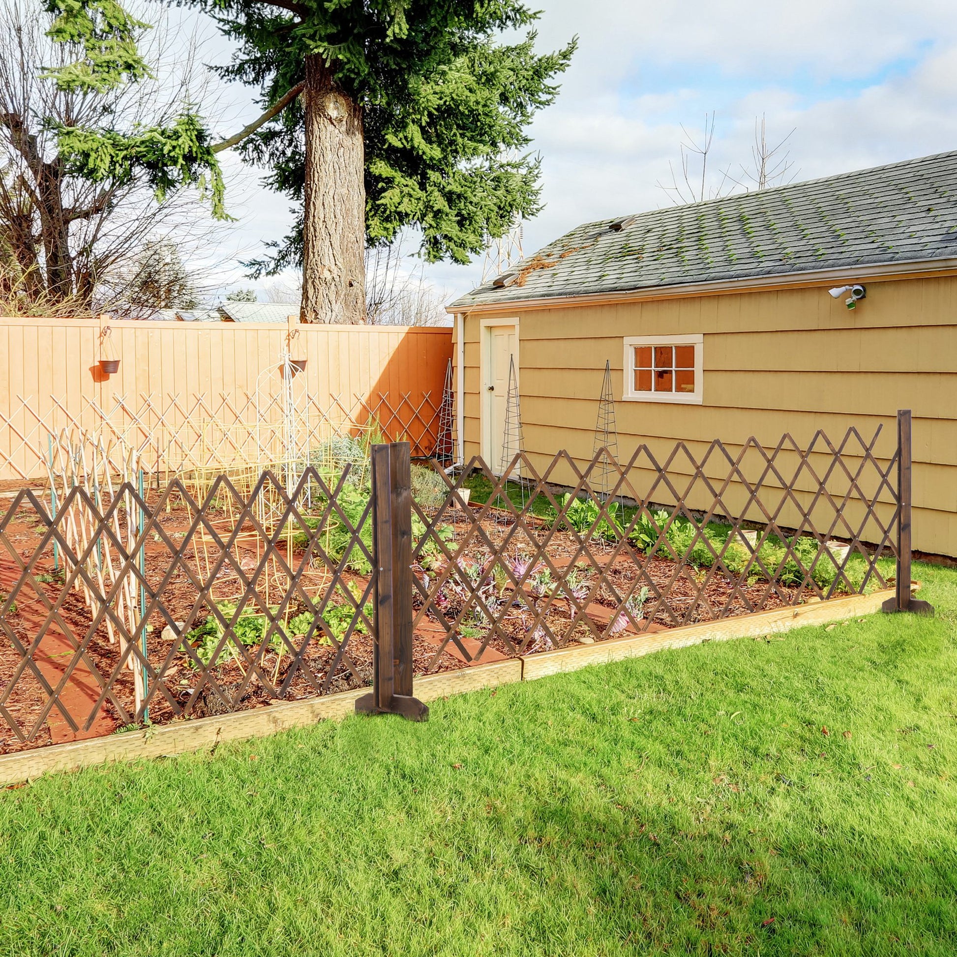 Outsunny Valla de Madera Extensible 37-225x30x106 cm Barrera de Seguridad para Perros Retráctil Multiusos para Decoración Césped Jardín Patio Marrón Carbonizado