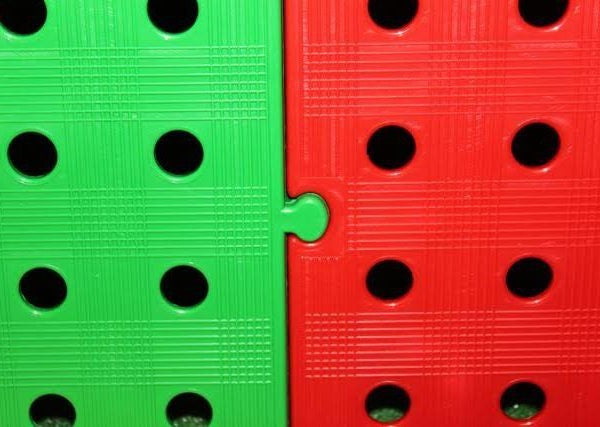 Placas PVC rejillas 50x50x2,5 cms Rojo