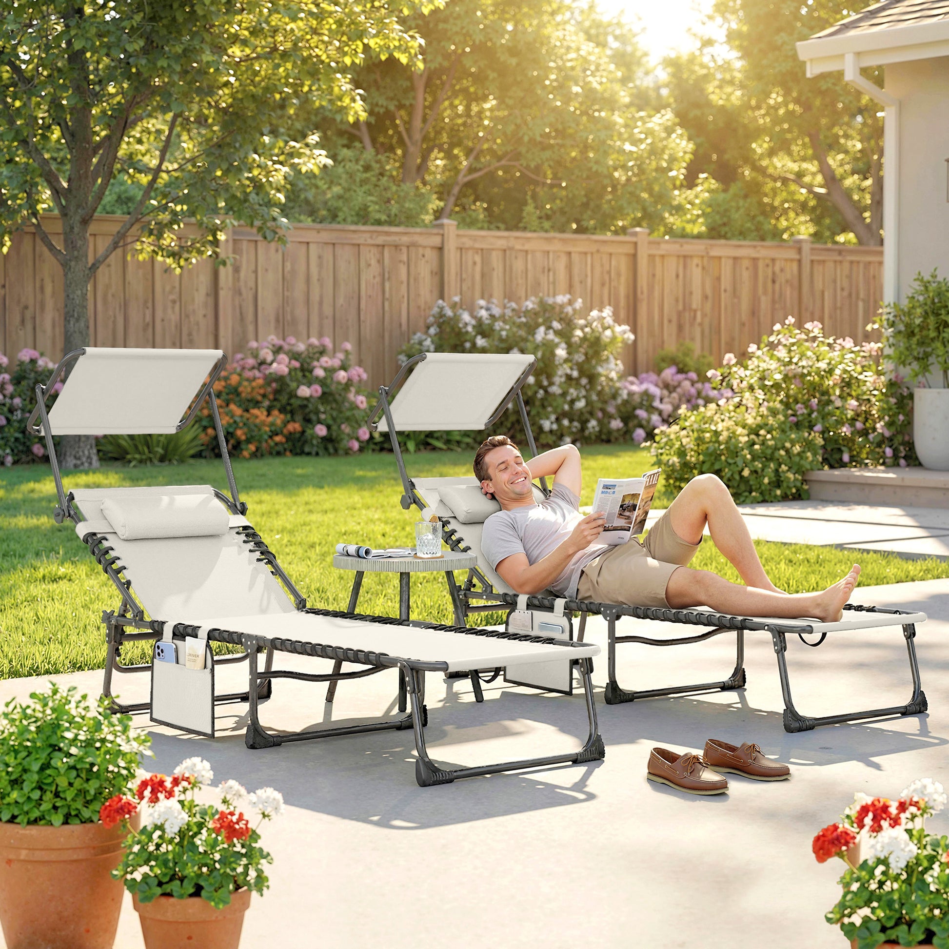 Outsunny Set de 2 Tumbonas Jardín Exterior, Tumbonas Plegables con Reposacabezas, Parasol y Bolsillo Lateral, Respaldo Reclinable 5 Posiciones y Asiento Malla Transpirable para Playa, Piscina, Crema