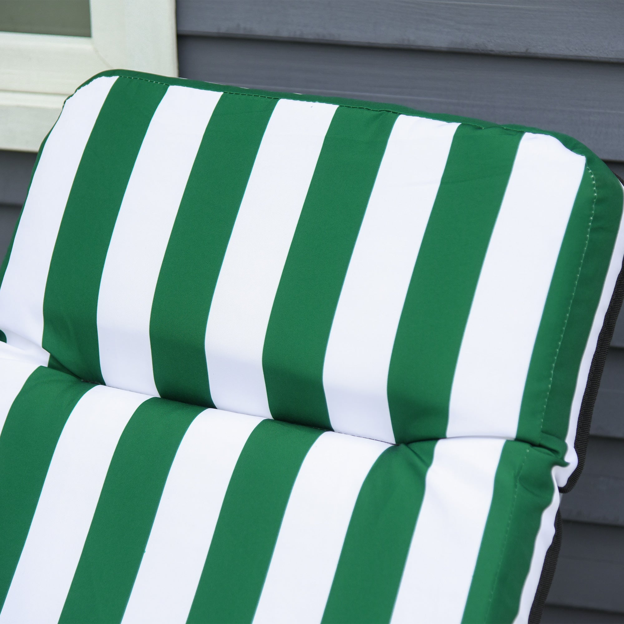 Outsunny Pack de 2 Tumbonas Plegables Tumbonas de Jardín Exterior con Cojín Acolchado, Respaldo Ajustable en 5 Posiciones, Reposapiés y Marco de Acero, 60x75x65-102 cm, Rayas Verde