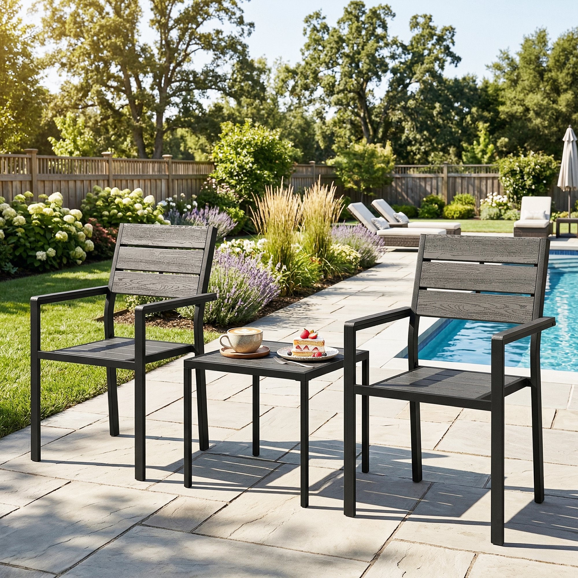 Outsunny Conjunto de Mesa y Sillas de Terraza Exterior de 3 Piezas Muebles de Jardín Exterior con 2 Sillas y Mesa de HDPE Diseño Listones Efecto Madera Marco Metal Resistente para Patio Balcón Negro