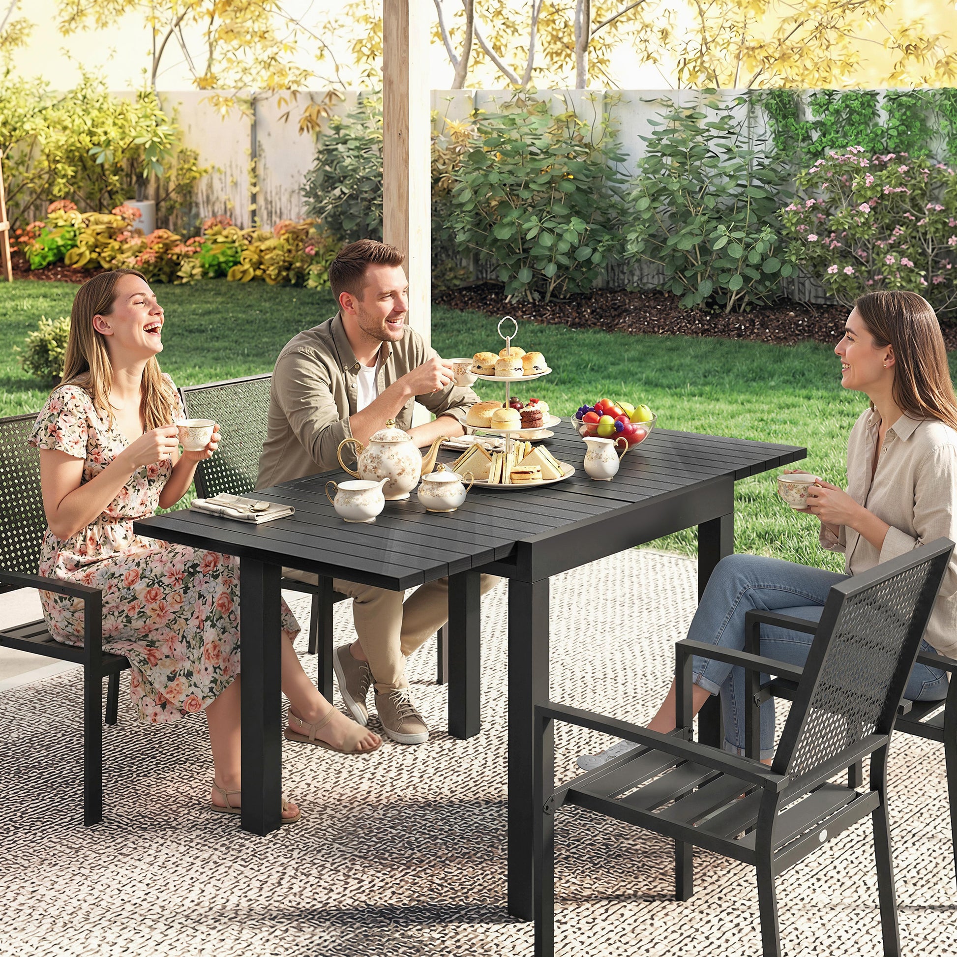 Outsunny Mesa de Jardín Extensible 80/160x80 cm, Mesa de Comedor Exterior Extensible Rectangular de Aluminio, con Superficie de Lamas de Efecto Madera, para 4-6 Personas, para Patio, Terraza, Negro