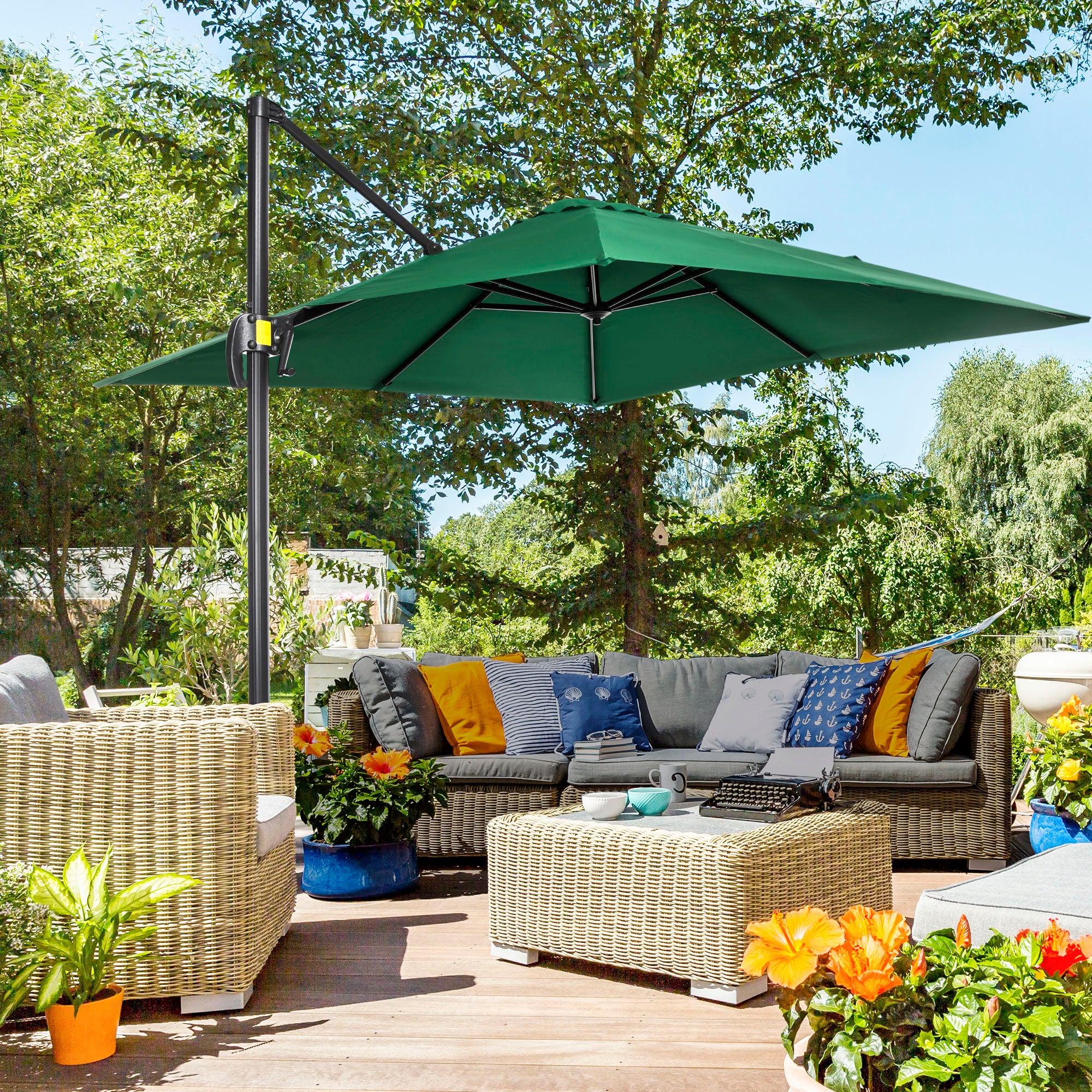Outsunny Sombrilla de Jardín de Aluminio 245x245x248 cm Parasol Excéntrico con Manivela Giratorio 360° Inclinación de 5 Niveles Tela Desmontable Verde