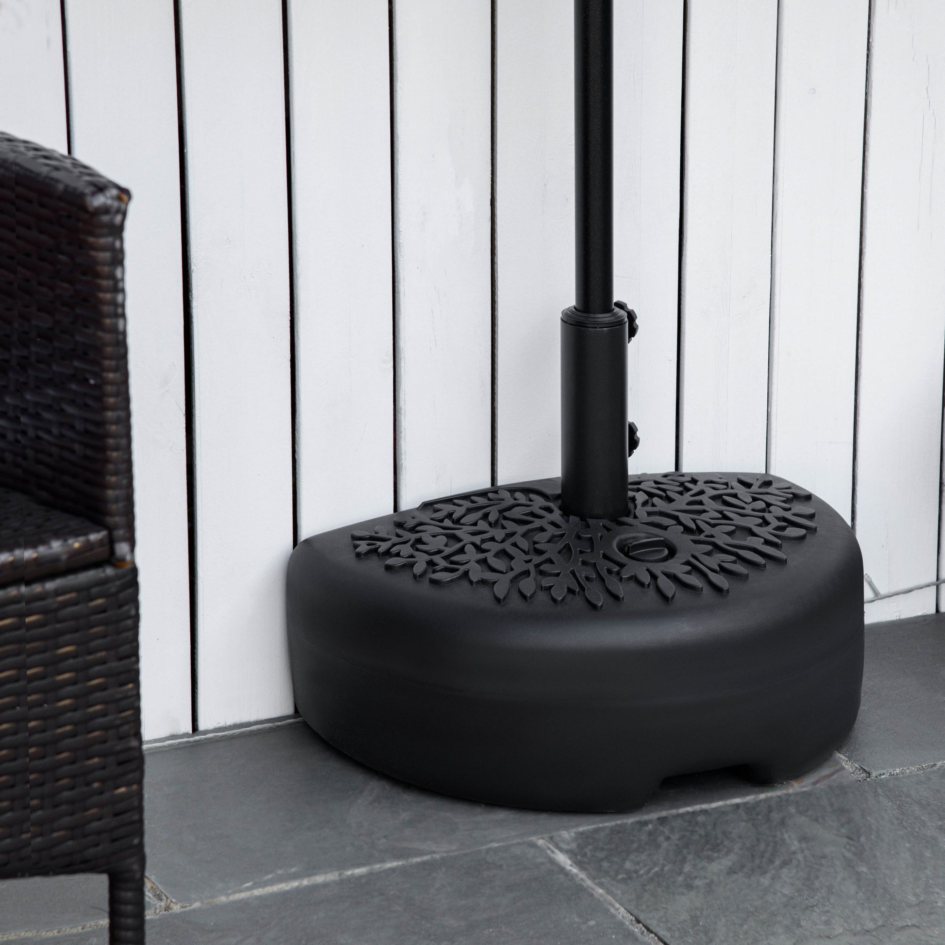 Outsunny Base de Pared para Sombrilla Ø38/48 mm Soporte Semicircular de Parasol Rellenable de Arena 21 kg o Agua 18 kg para Jardín Patio Terraza Exterior 50x31x38 cm Negro