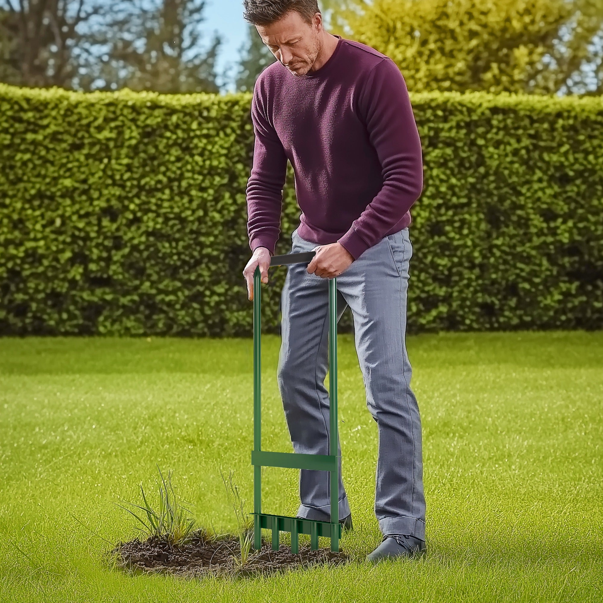 Outsunny Aireador de Césped Manual, Aireador de 5 Púas Huecas con Mango Antideslizante, Herramienta de Perforación de Césped para Cuidado de Jardines y Patios, Verde Oscuro