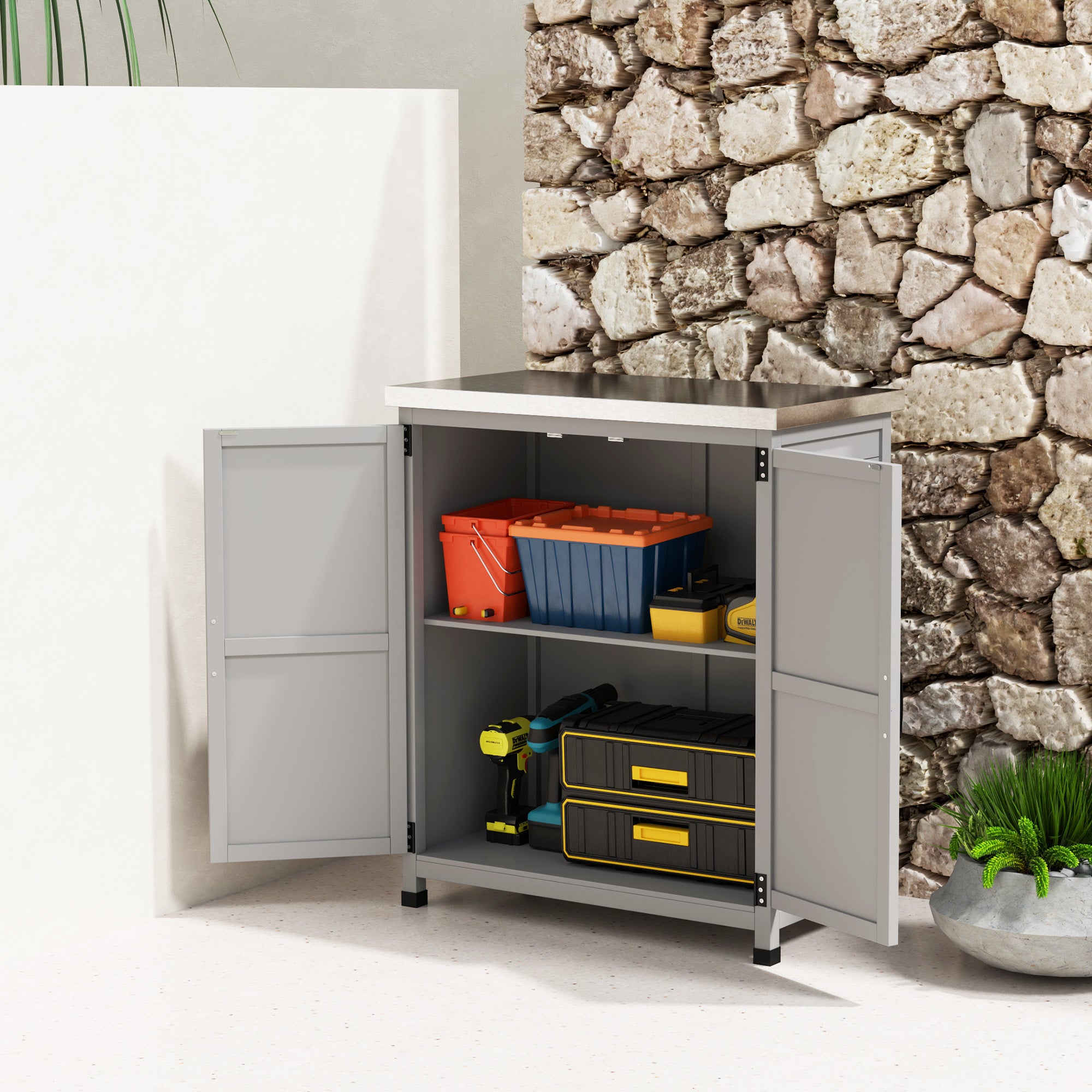 Outsunny Armario de Exterior de Madera, Caseta de Jardín Exterior con Techo de Acero Galvanizado, Estante, 2 Puertas, Cobertizo de Jardín para Almacenamiento de Herramientas, 79x43x92 cm, Gris