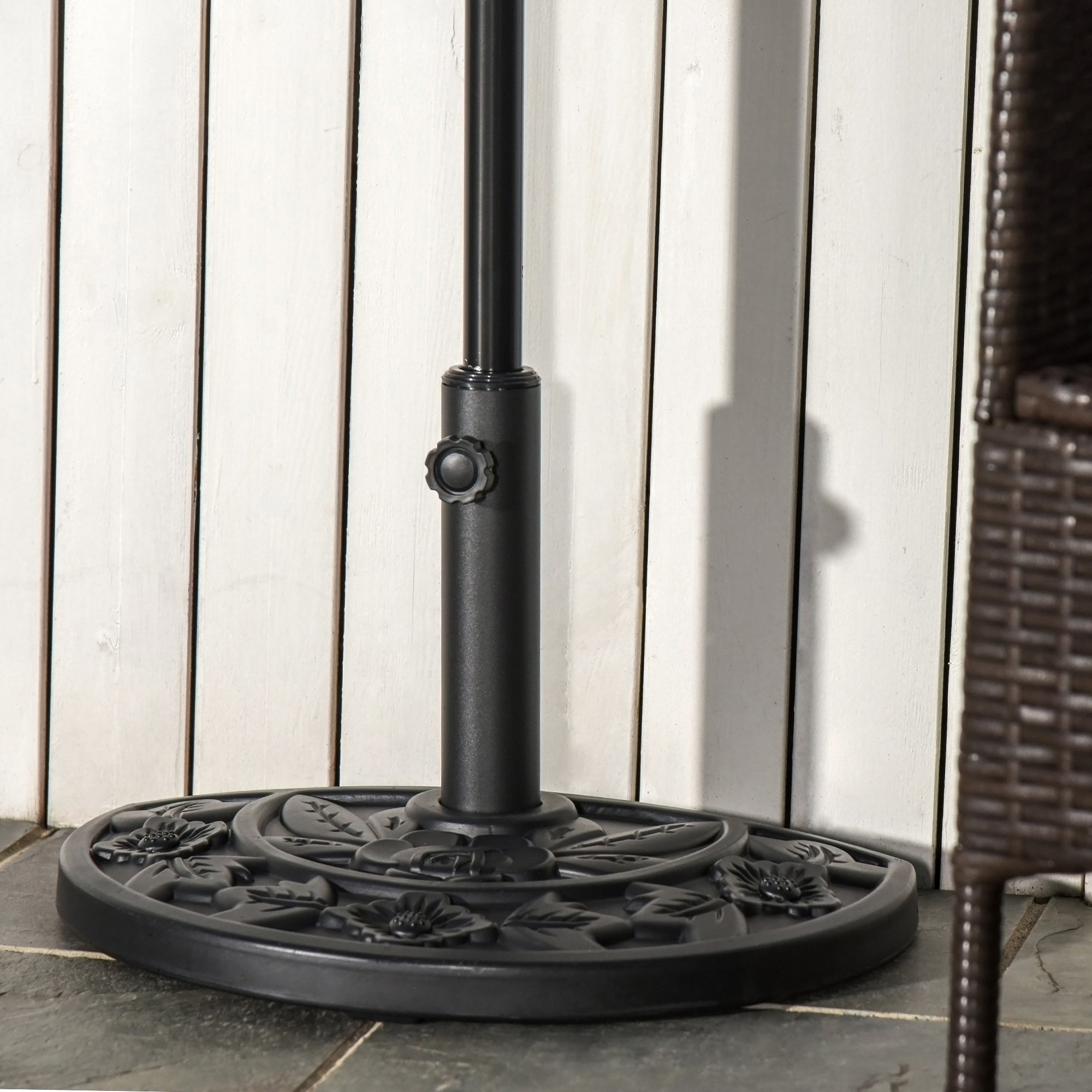 Outsunny Base para Sombrilla Semicircular Peso 9 kg Soporte Parasol de Jardín Apto para Mástil de 35mm/38mm/48mm Relleno de Cemento para Terraza Patio 50x32x32 cm Negro