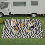 Outsunny Alfombra de Exterior 182x274 cm Alfombra Reversible con Patrón Geométrico Impermeable para Terraza Balcón Patio Camping Playa Blanco y Negro