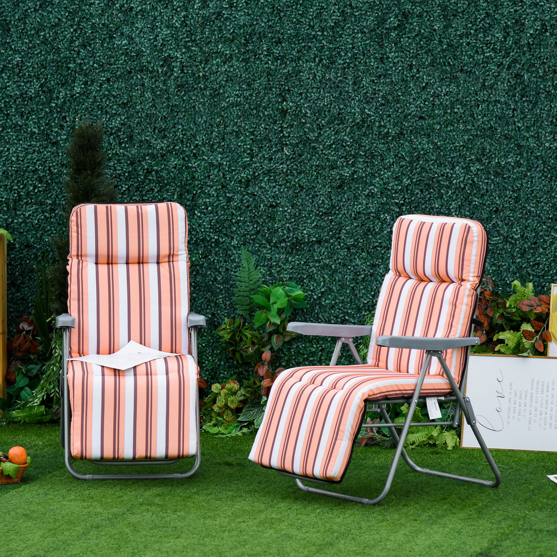 Outsunny Conjunto de 2 Tumbonas Plegables Tumbonas de Jardín de Acero con Cojín Acolchado Respaldo Regulable en 5 Posiciones y Reposapiés 60x75x65-102 cm Rayas Naranja