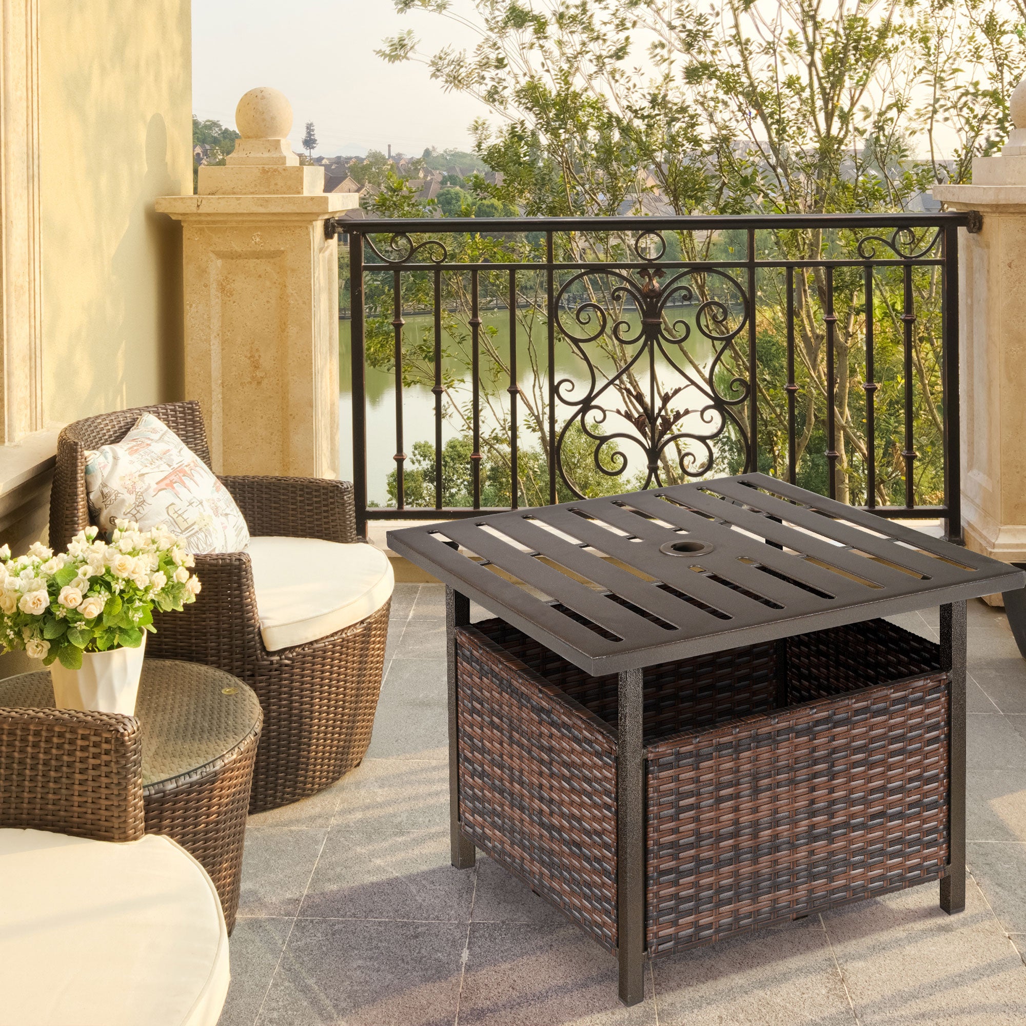 Outsunny Mesa de Comedor Exterior de Ratán Mesa Auxiliar con Orificio para Sombrilla de Acero con Mesa Cuadrada para Jardín Terraza Patio 55,5x55,5x46 cm Marrón