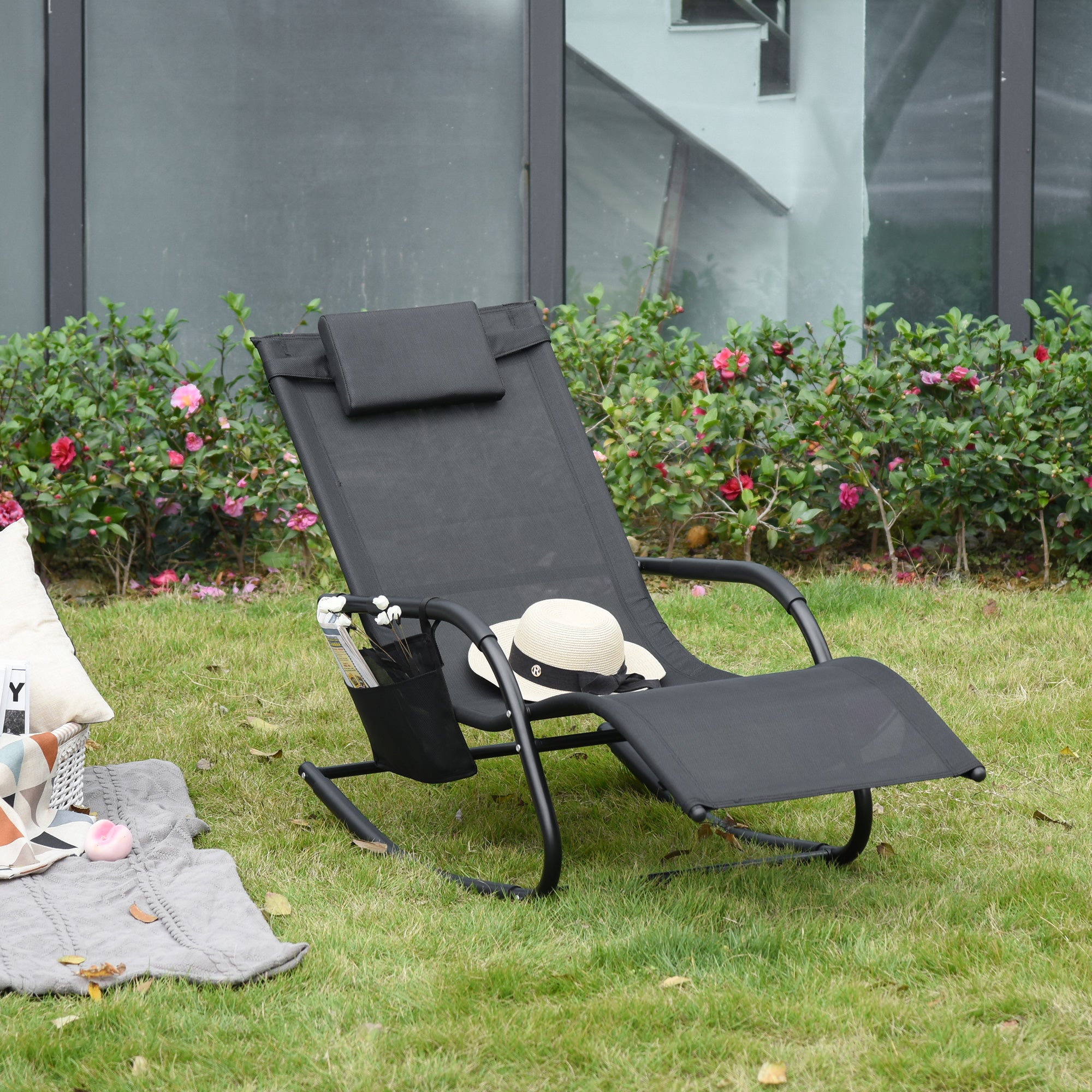 Outsunny Mecedora de Exterior Tumbona Mecedora con Reposabrazos Reposacabezas Acolchado y Bolsillo Lateral Carga 120 kg para Jardín Terraza Patio 150x62x88 cm Negro