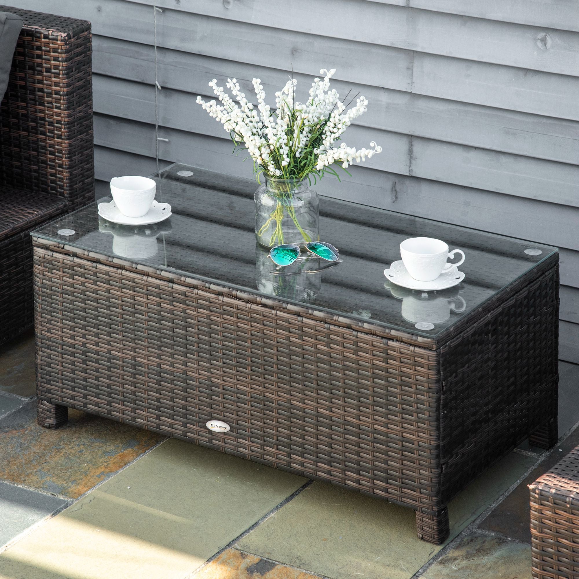 Outsunny Mesa de Jardín de Ratán Sintético Mesita Auxiliar con Vidrio Templado para Terraza Patio Balcón 85x50x39 cm Marrón