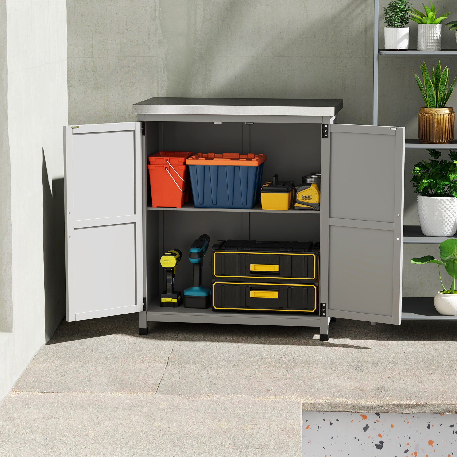 Outsunny Armario de Exterior de Madera, Caseta de Jardín Exterior con Techo de Acero Galvanizado, Estante, 2 Puertas, Cobertizo de Jardín para Almacenamiento de Herramientas, 79x43x92 cm, Gris