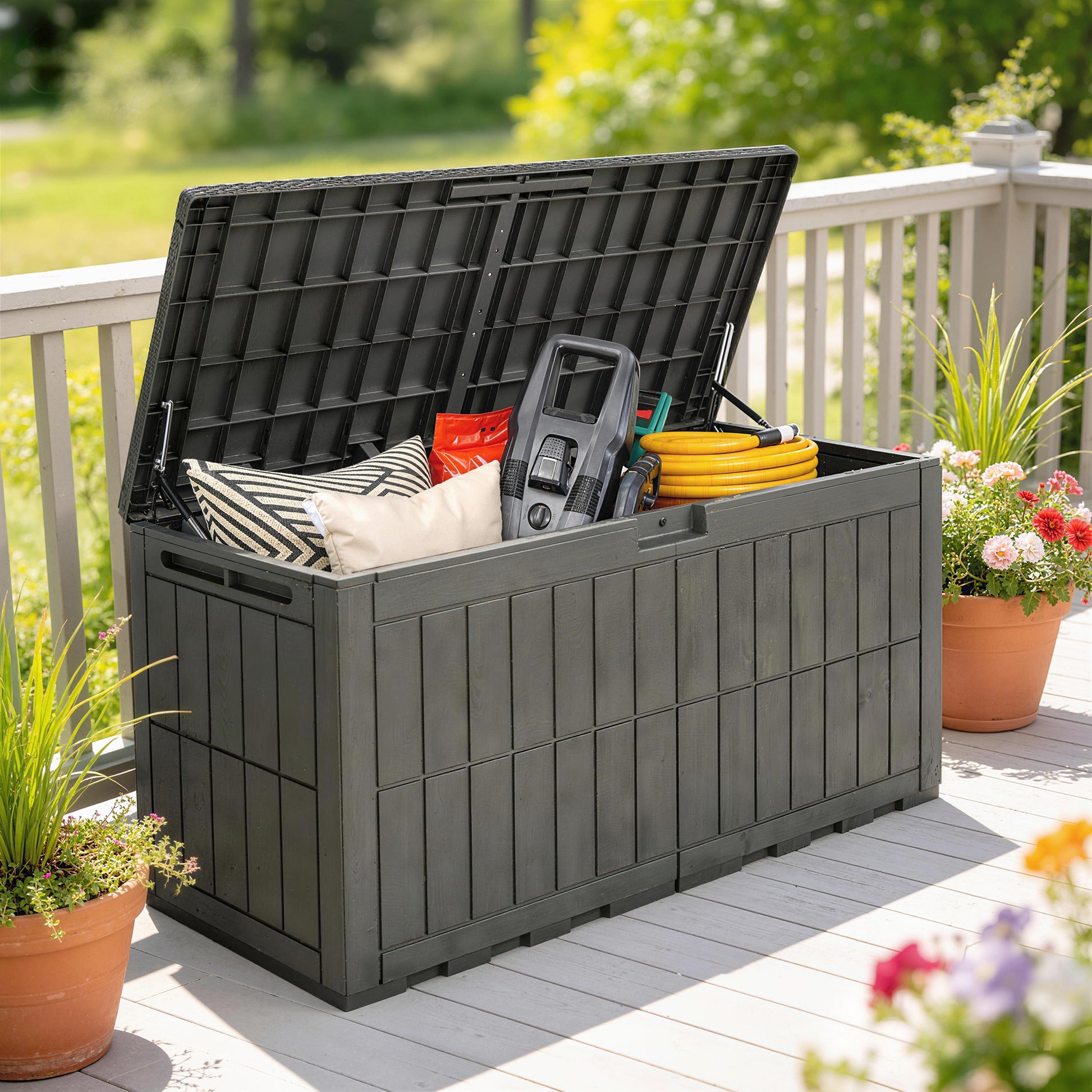 Outsunny Arcón Exterior Capacidad 440L, Baúl de Almacenaje Exterior de Resina Resistente al Agua y a los Rayos UV, con Tapa Bloqueable, Barras de Gas, Asas Laterales, para Jardín, 133x62x65 cm, Café