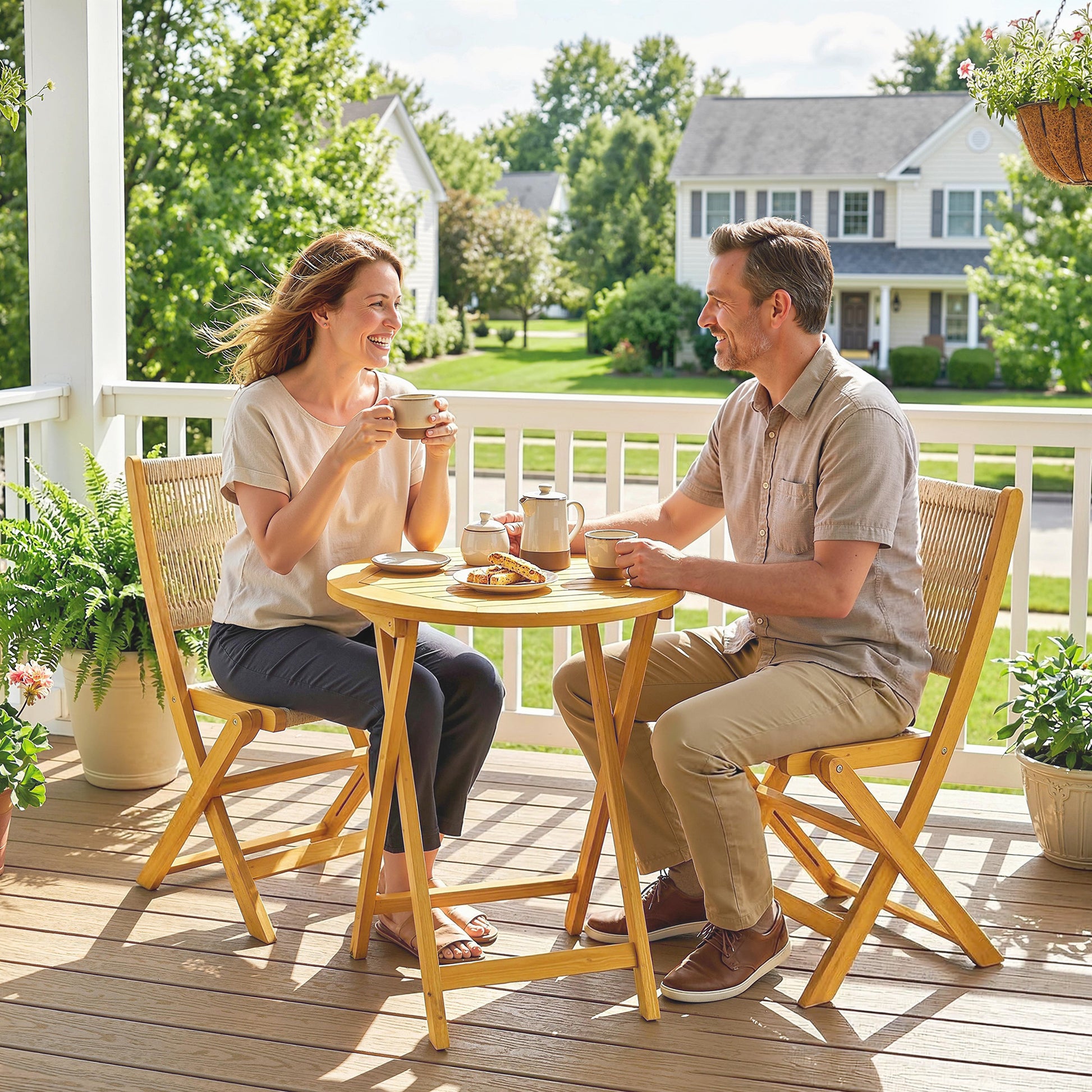 Outsunny Conjunto de Mesa y Sillas de Terraza Exterior de Madera 3 Piezas, Muebles de Jardín Exterior con 2 Sillas Plegables, Asiento Respaldo de Cuerda PP, Mesa Redonda para Patio, Balcón, Natural