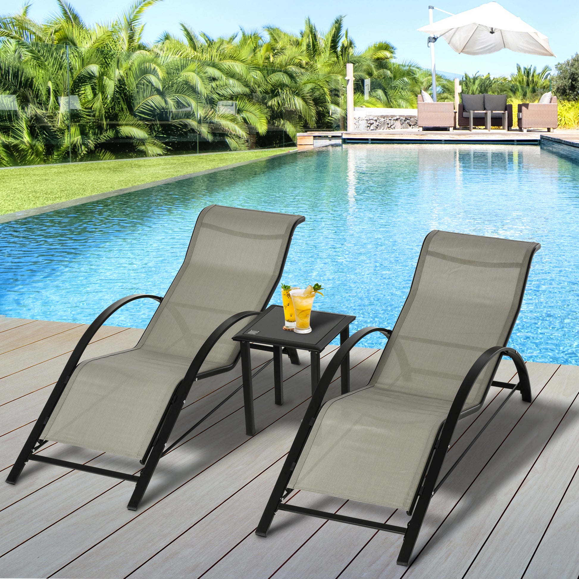 Outsunny Set de 2 Tumbonas Jardín Exterior con Mesa Auxiliar de Vidrio Templado Tumbonas con Respaldo Reposabrazos para Patio Piscina Terraza Exterior Gris
