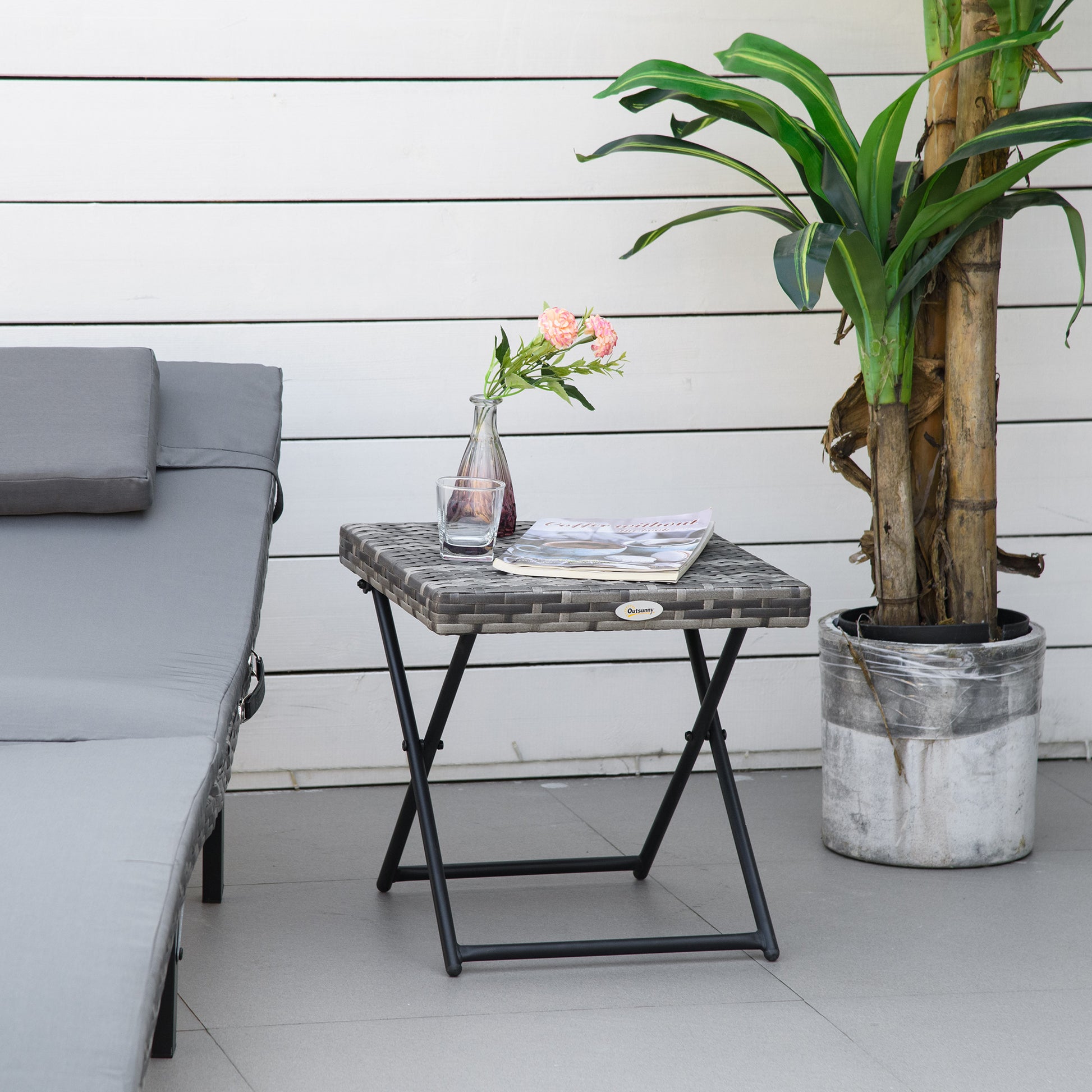 Outsunny Mesa de Jardín de Ratán Sintético 0,16 ㎡ Mesa de Terraza Exterior Plegable con Patas Cruzadas y Marco de Acero para Patio Balcón Gris