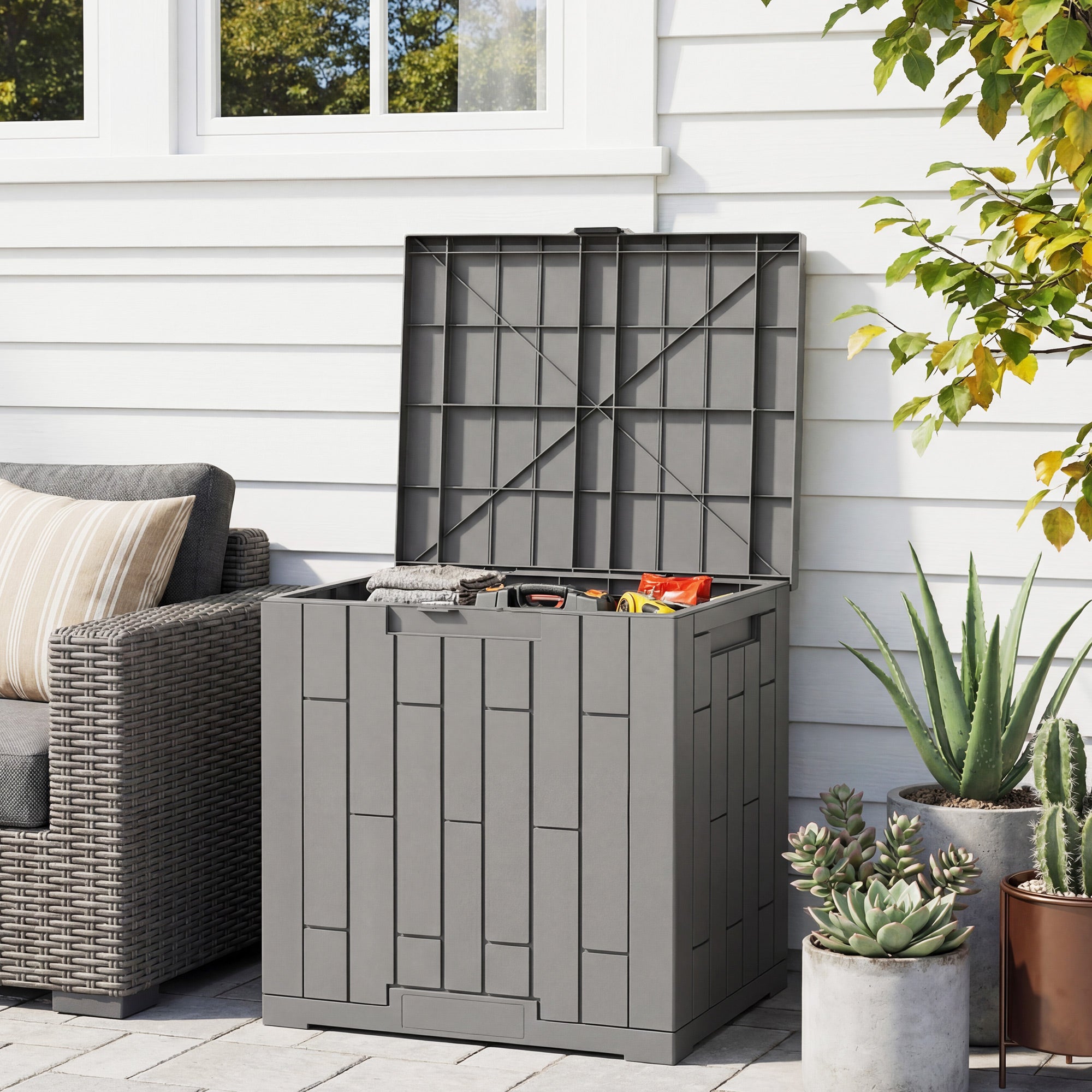Outsunny Arcón Exterior Capacidad 114L, Baúl de Almacenaje Exterior de Resina Resistente al Agua y a los Rayos UV, con Cerradura para Jardín, Terraza, Patio, 56x44x54 cm, Gris