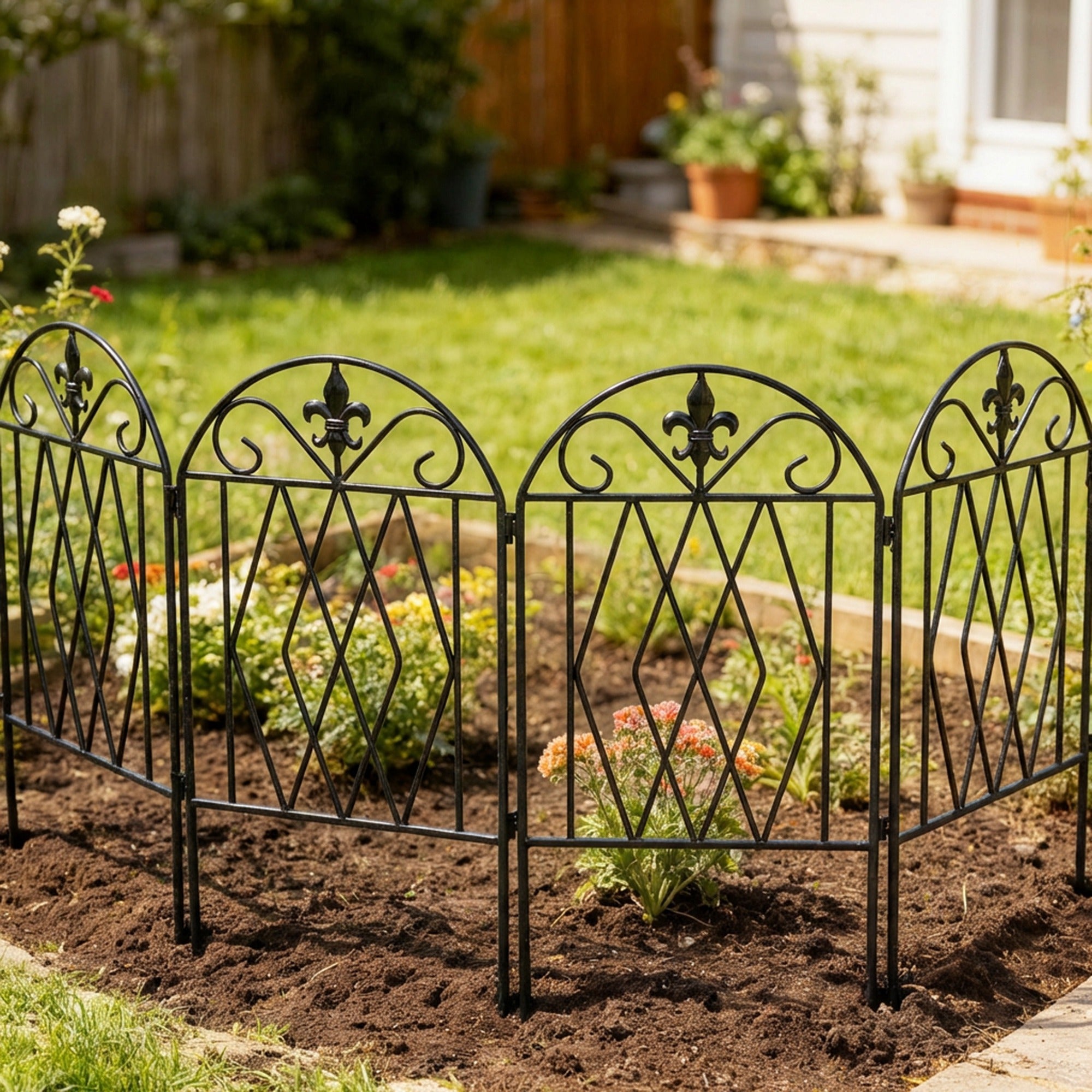 Outsunny Set de 4 Vallas de Jardín de Metal, 125x56 cm, Vallas de Jardín Exterior Decorativas con Diseño Arqueado, Resistente y Fácil de Instalar, para Huerto, Patio, Terraza, Césped, Negro
