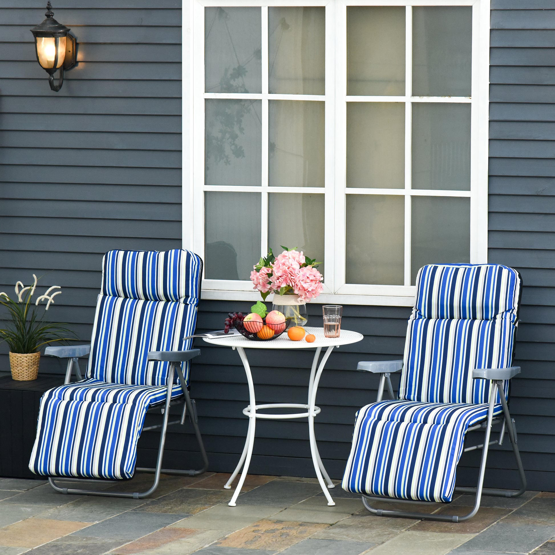 Outsunny Conjunto de 2 Tumbonas Plegables Tumbonas de Jardín de Acero con Cojín Acolchado Respaldo Regulable en 5 Posiciones y Reposapiés 60x75x65-102 cm Rayas Azul