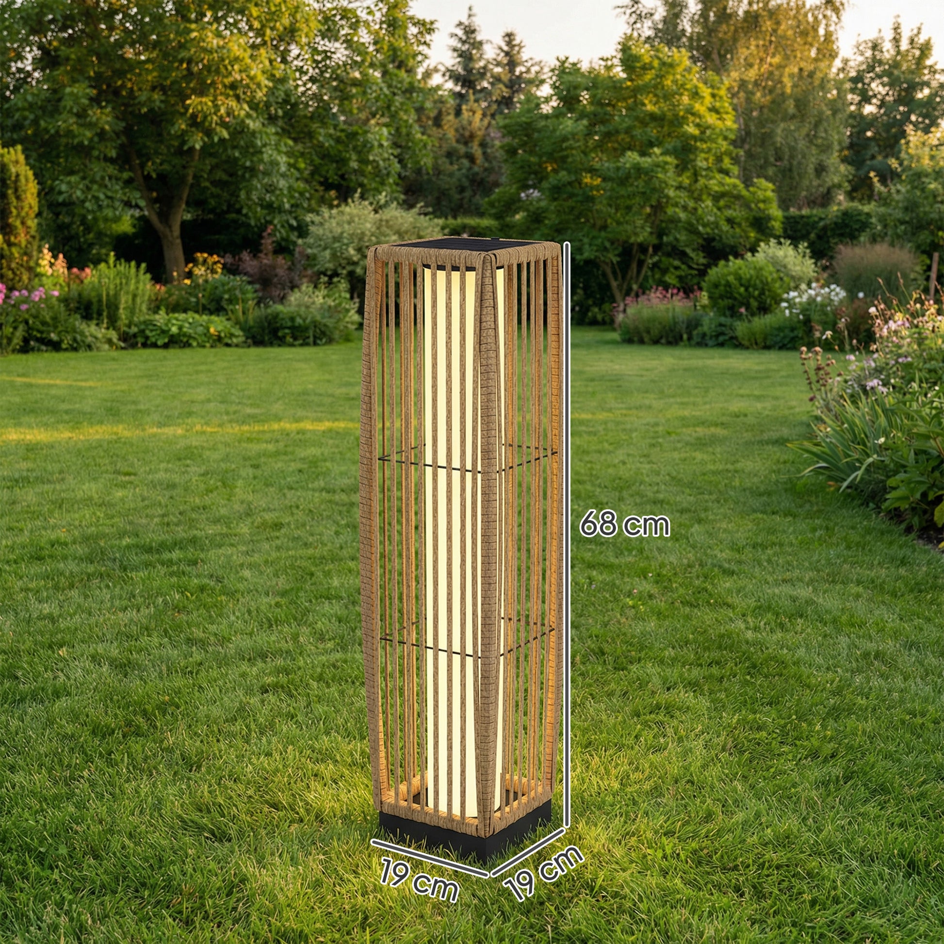 Outsunny Linterna de Jardín de Ratán, Farola Solar Exterior con Luces LED Encendido y Apagado Automático, Impermeable, IP44, Lámpara de pie para Terraza, Balcón, Patio, 19x19x68 cm, Arena