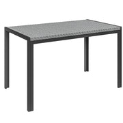 Outsunny Mesa de Comedor de Jardín de Ratán Sintético Mesa de Terraza Exterior con Estructura de Metal Resistente a Intemperie 120x70x72 cm Gris y Negro
